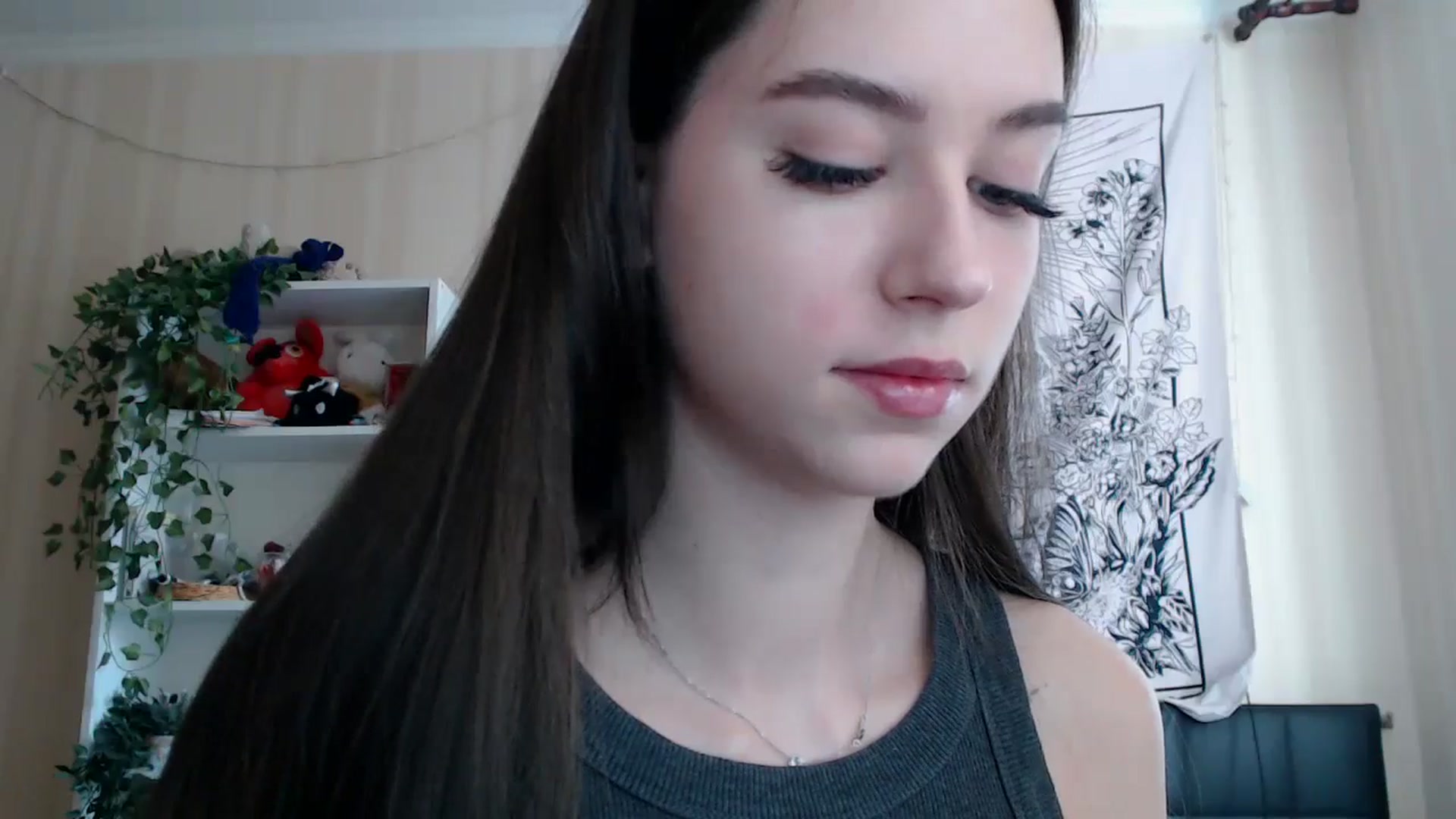Gallery image thumbnail from ElsieF_'s myfreecams stream on, 04/01/2025, 05:58 image 4 of 20