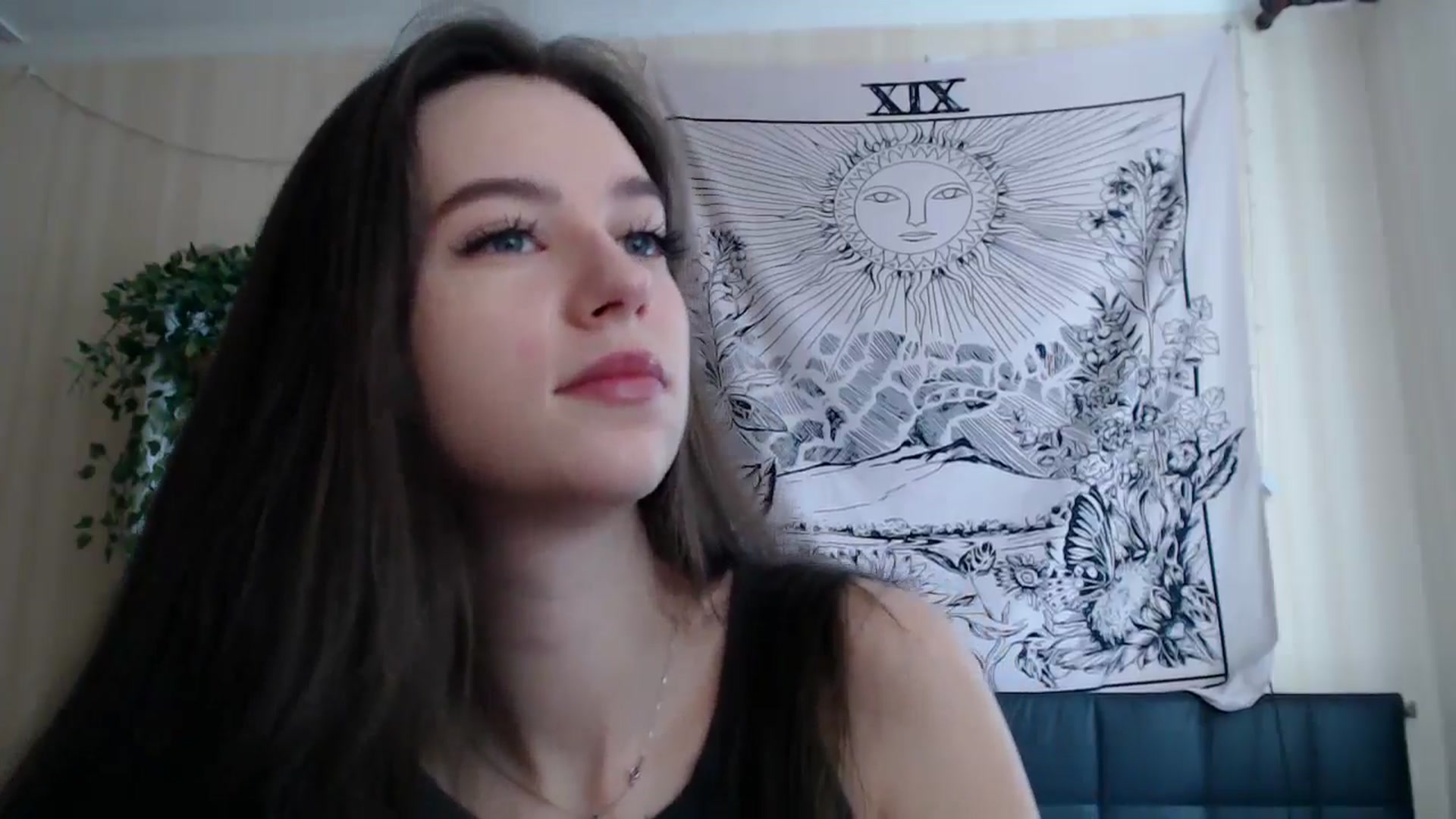 Gallery image thumbnail from ElsieF_'s myfreecams stream on, 04/01/2025, 05:58 image 16 of 20