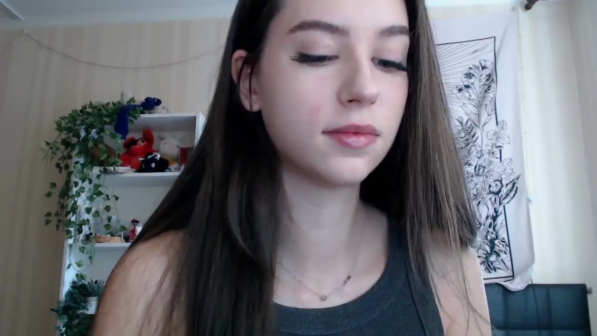 Gallery image thumbnail from ElsieF_'s myfreecams stream on, 04/01/2025, 05:58 image 9 of 20