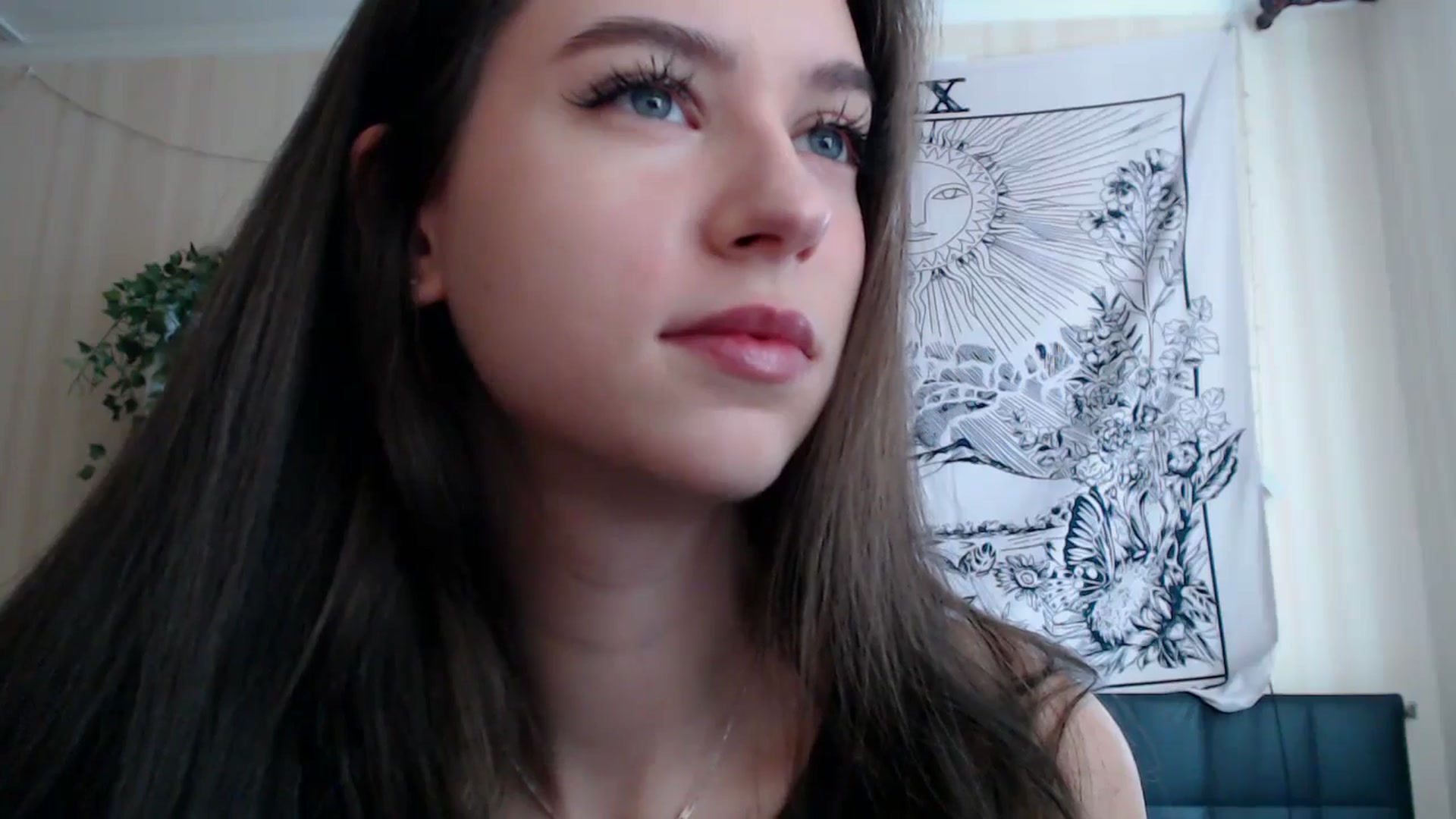 Gallery image thumbnail from ElsieF_'s myfreecams stream on, 04/01/2025, 05:58 image 17 of 20