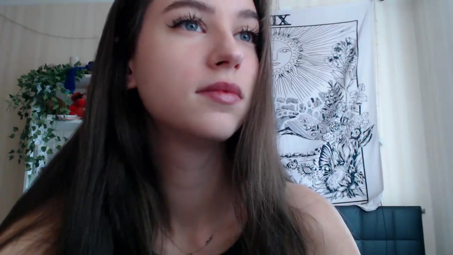 Gallery image thumbnail from ElsieF_'s myfreecams stream on, 04/01/2025, 05:58 image 19 of 20