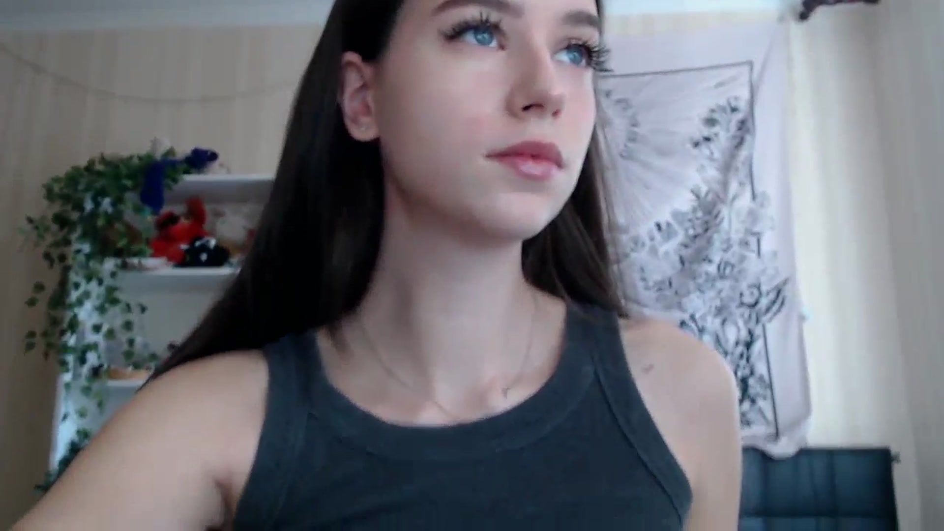 Gallery image thumbnail from ElsieF_'s myfreecams stream on, 04/01/2025, 05:58 image 2 of 20
