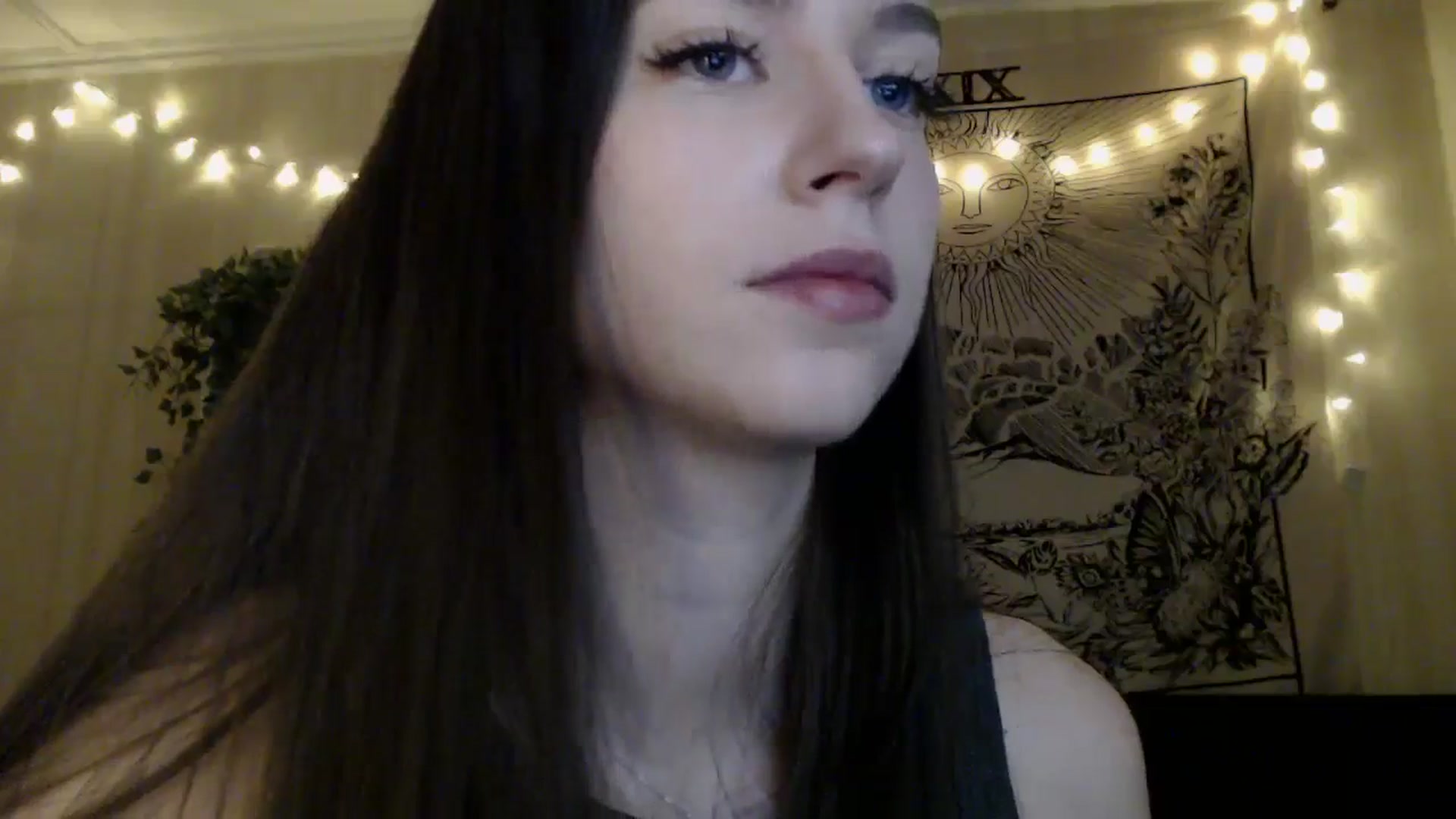 Gallery image thumbnail from ElsieF_'s myfreecams stream on, 04/05/2025, 17:35 image 13 of 20