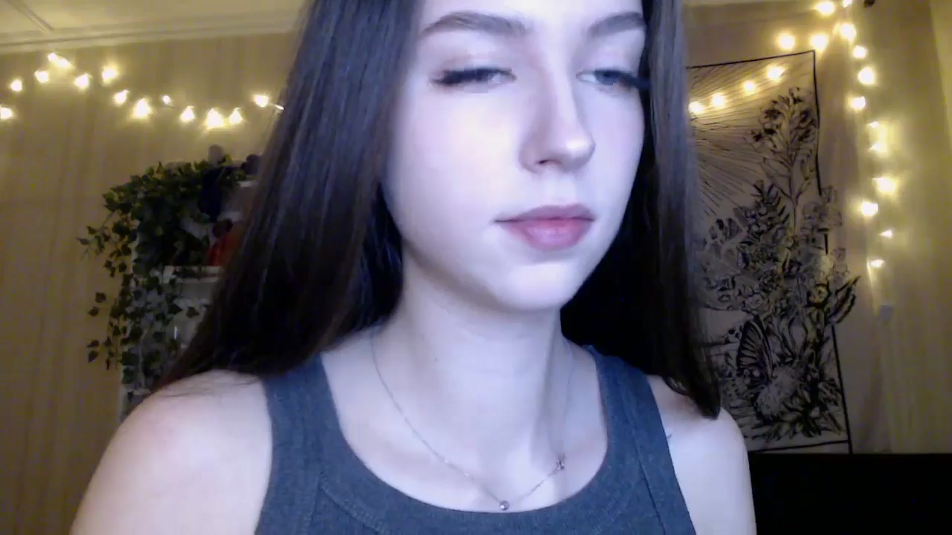 Gallery image thumbnail from ElsieF_'s myfreecams stream on, 04/05/2025, 17:35 image 5 of 20