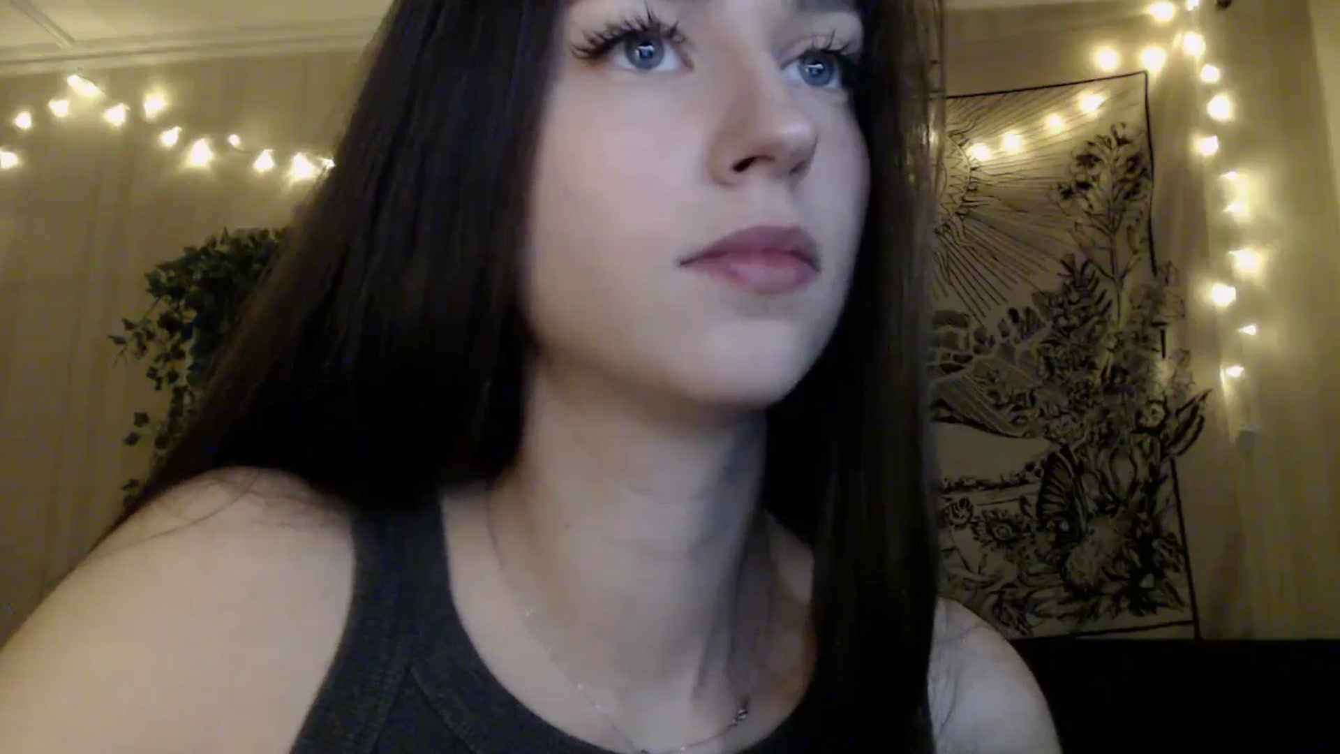 Gallery image thumbnail from ElsieF_'s myfreecams stream on, 04/05/2025, 17:35 image 8 of 20