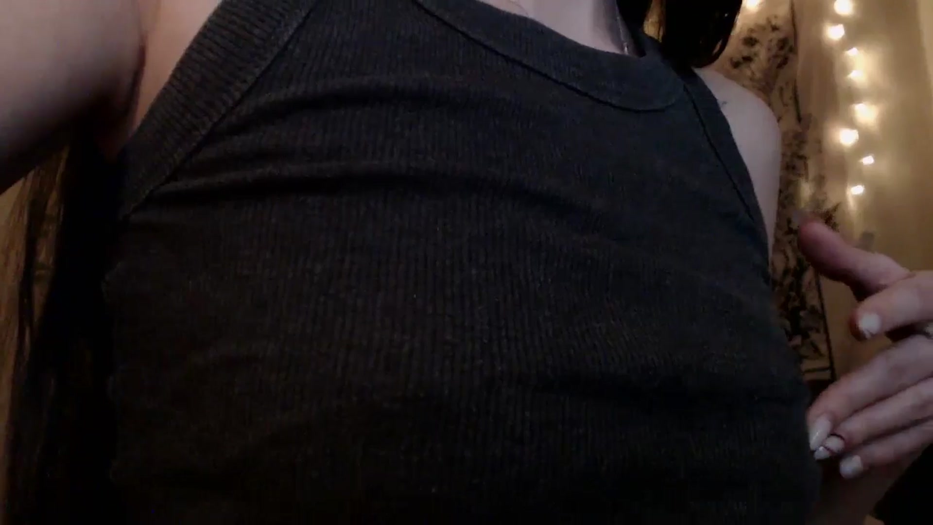Gallery image thumbnail from ElsieF_'s myfreecams stream on, 04/05/2025, 17:35 image 16 of 20