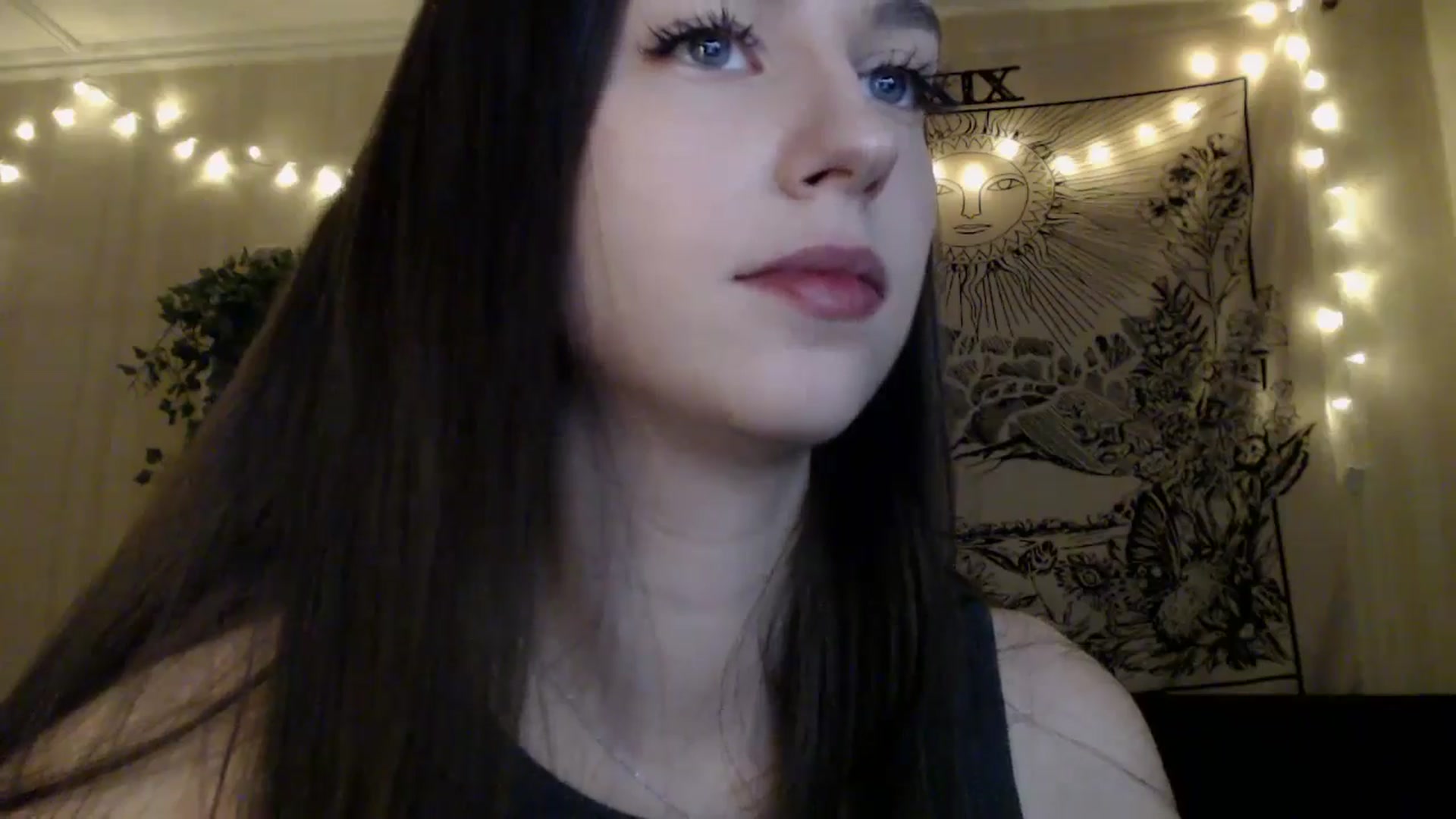 Gallery image thumbnail from ElsieF_'s myfreecams stream on, 04/05/2025, 17:35 image 12 of 20