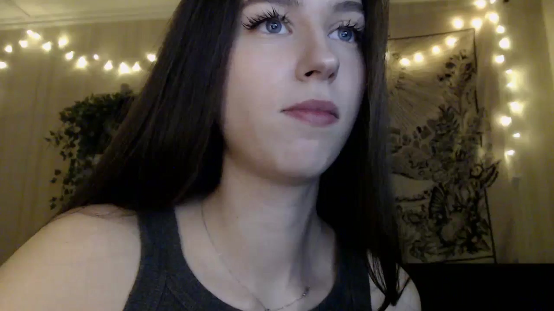 Gallery image thumbnail from ElsieF_'s myfreecams stream on, 04/05/2025, 17:35 image 7 of 20