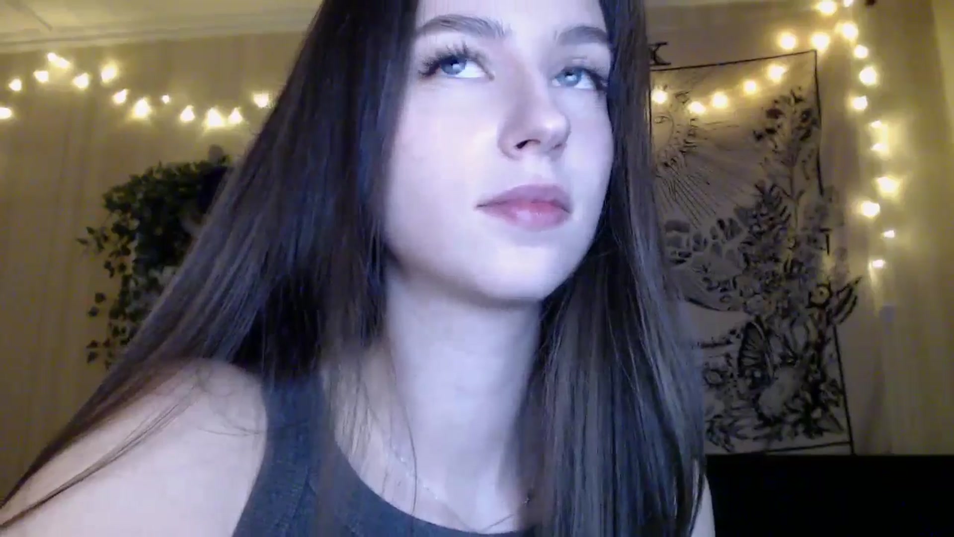 Gallery image thumbnail from ElsieF_'s myfreecams stream on, 04/05/2025, 17:35 image 10 of 20