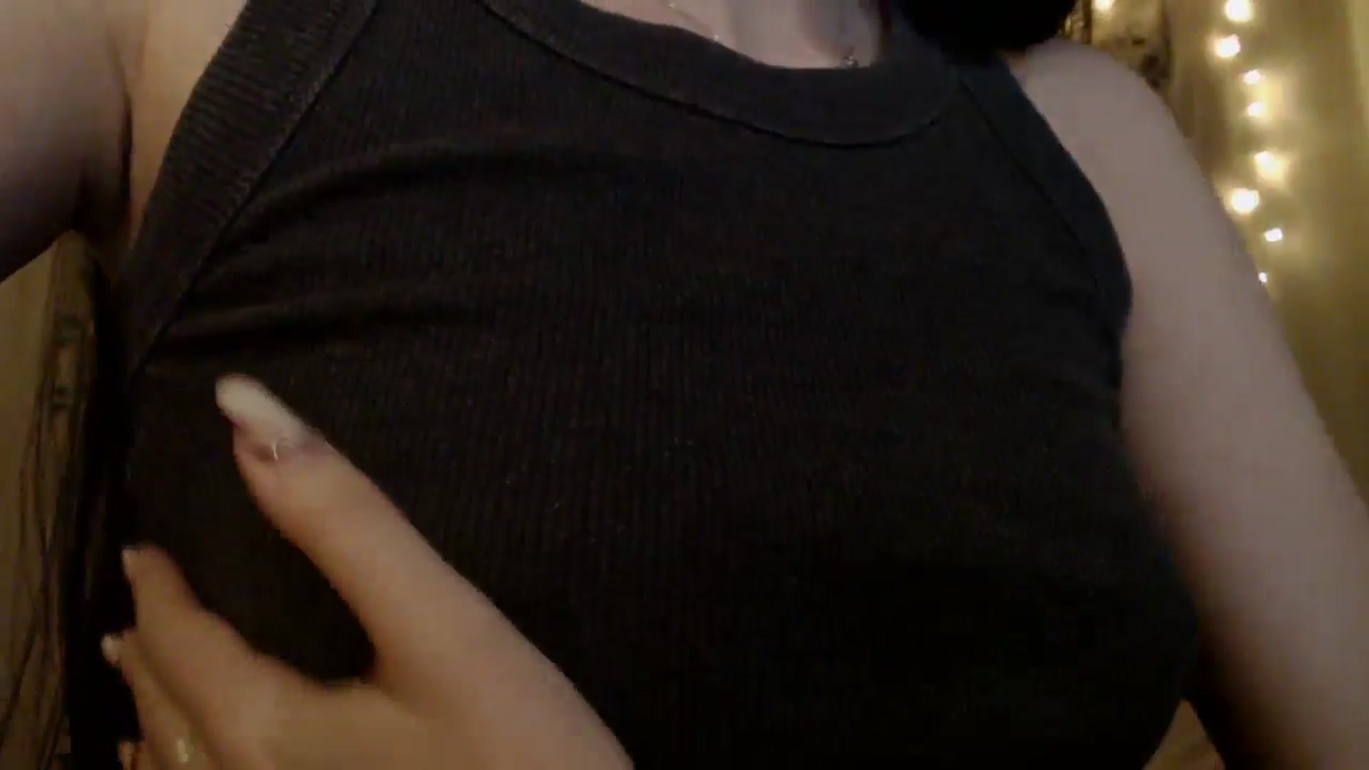Gallery image thumbnail from ElsieF_'s myfreecams stream on, 04/05/2025, 17:35 image 15 of 20