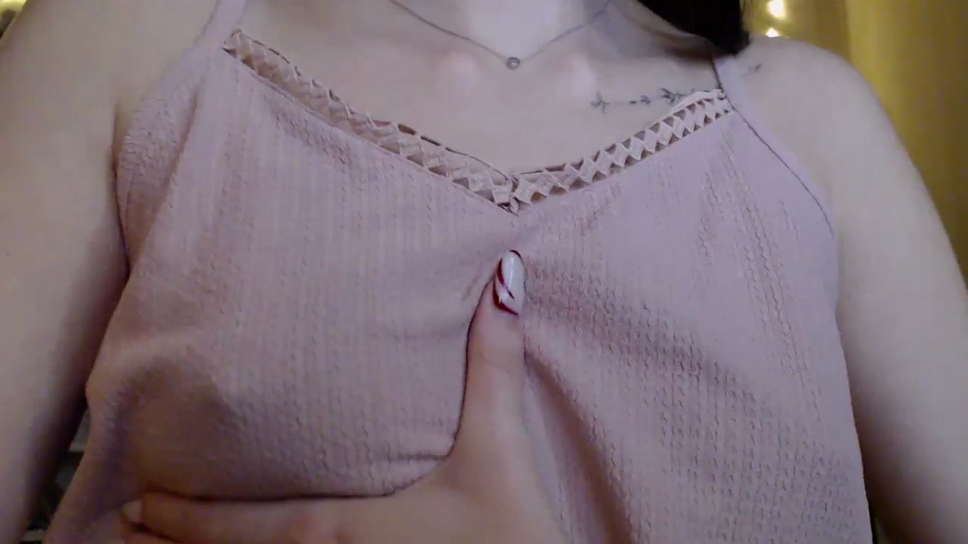 Gallery image thumbnail from ElsieF_'s myfreecams stream on, 04/06/2025, 18:19 image 19 of 20