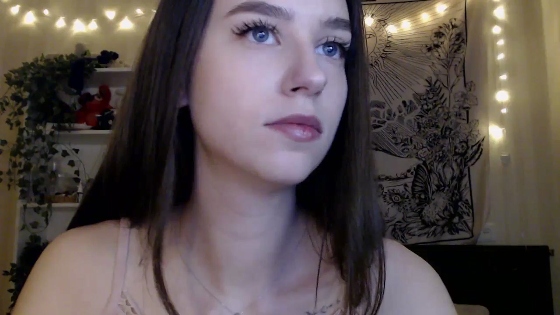 Gallery image thumbnail from ElsieF_'s myfreecams stream on, 04/06/2025, 18:19 image 2 of 20