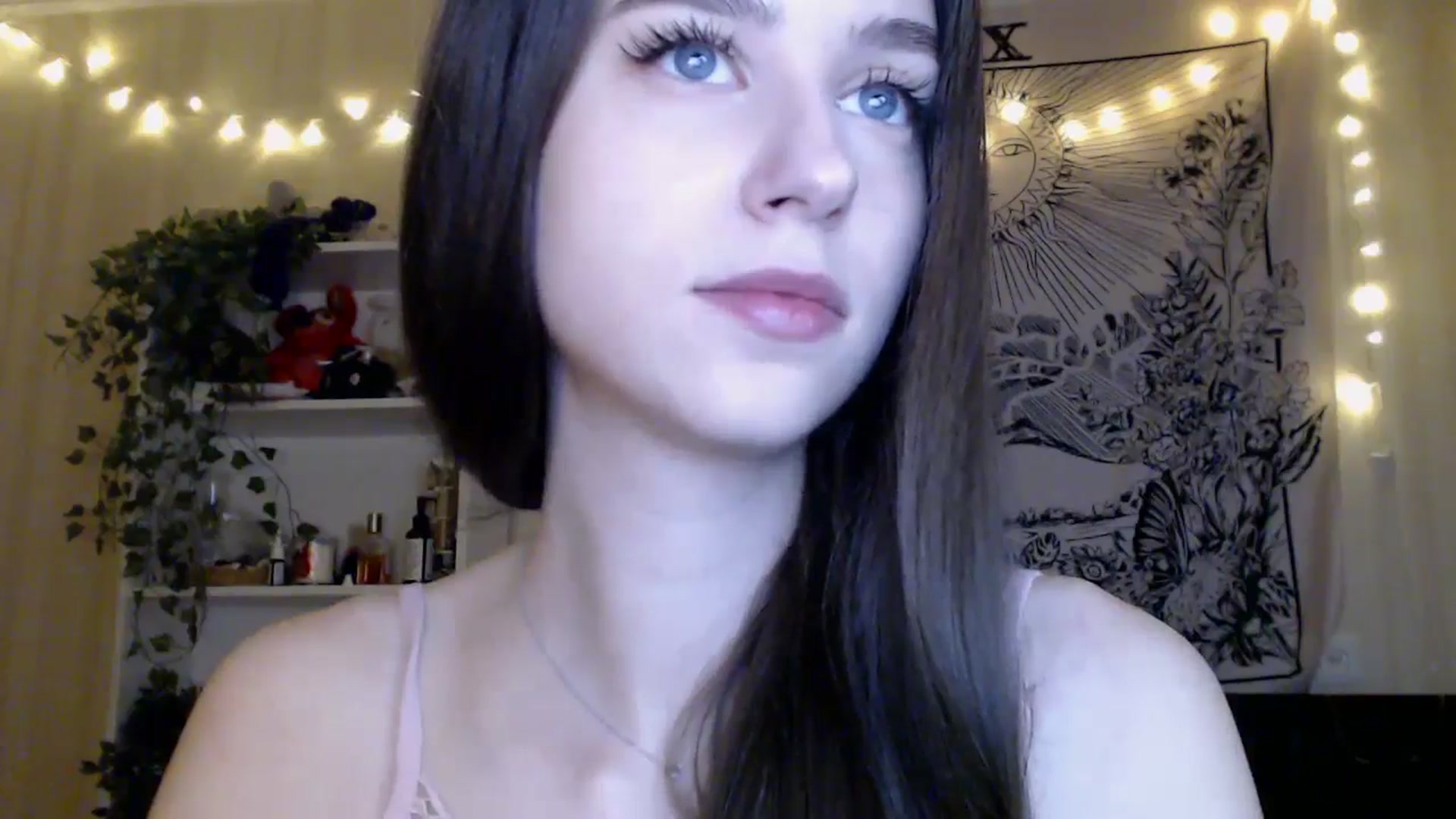Gallery image thumbnail from ElsieF_'s myfreecams stream on, 04/06/2025, 18:19 image 13 of 20