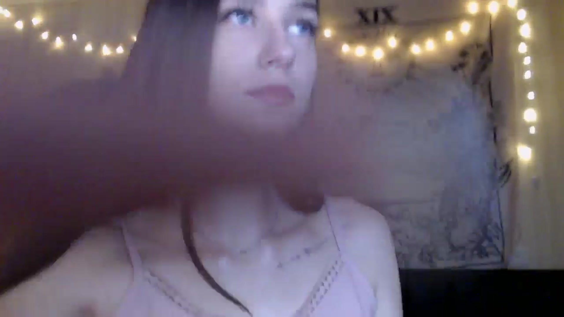 Gallery image thumbnail from ElsieF_'s myfreecams stream on, 04/06/2025, 18:19 image 11 of 20