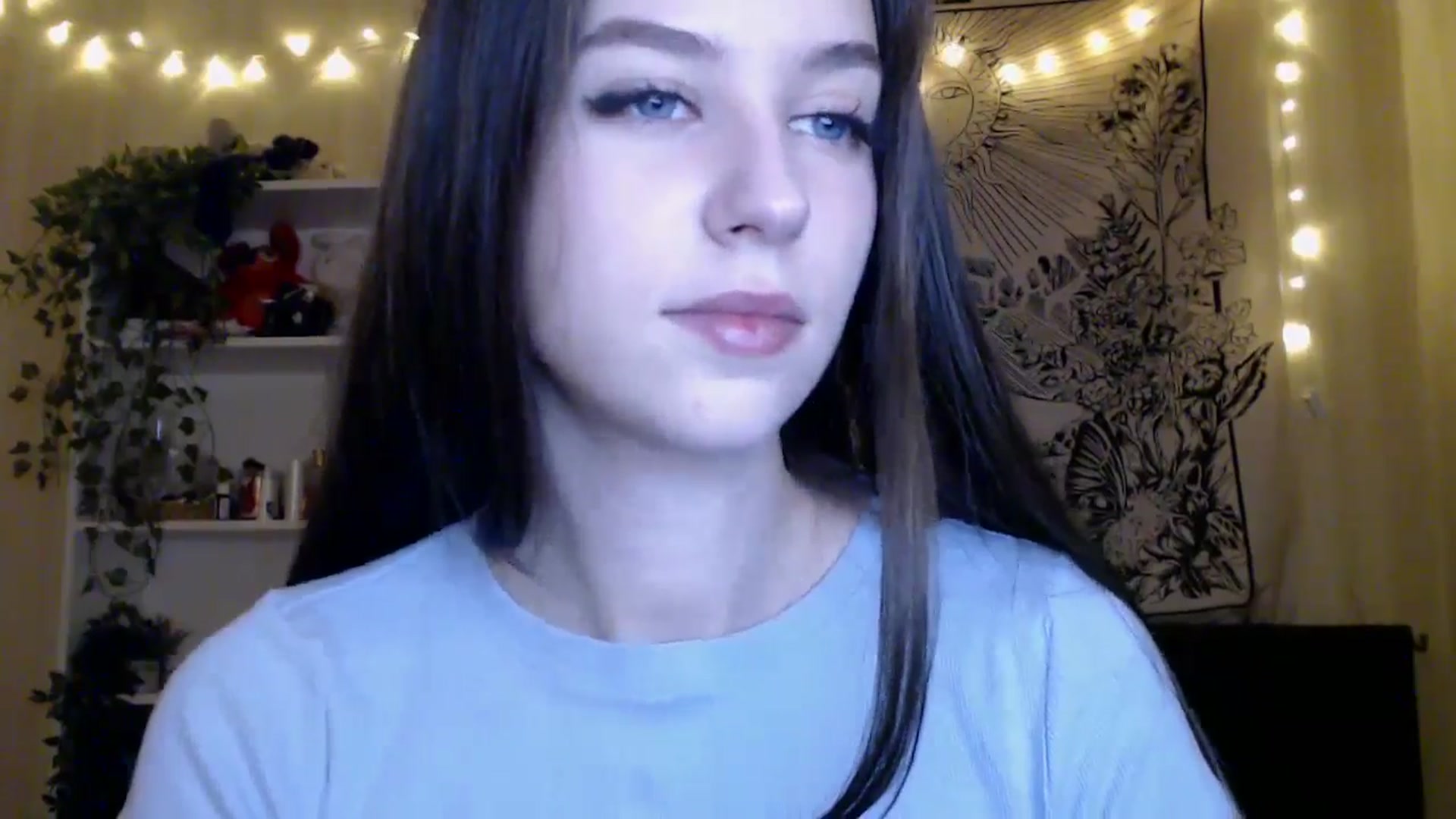 Gallery image thumbnail from ElsieF_'s myfreecams stream on, 04/11/2025, 19:44 image 5 of 20