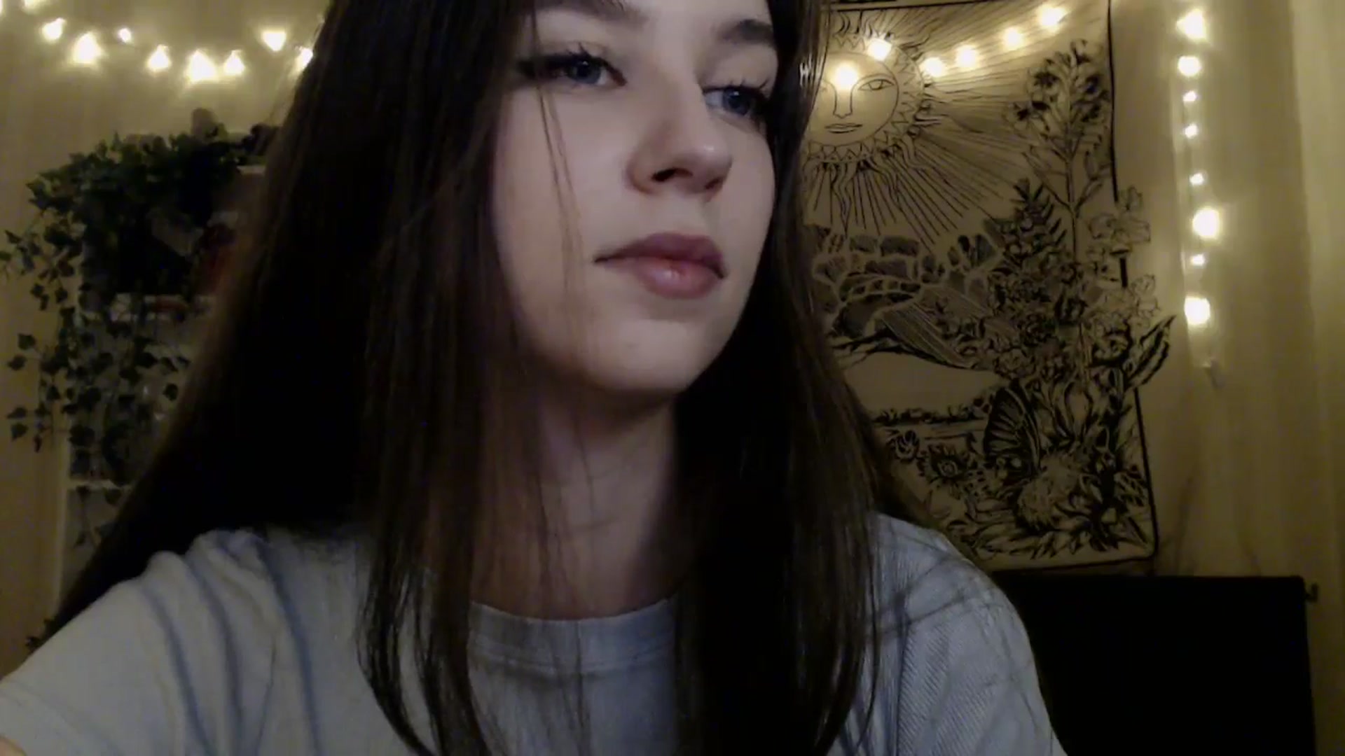 Gallery image thumbnail from ElsieF_'s myfreecams stream on, 04/11/2025, 19:44 image 13 of 20