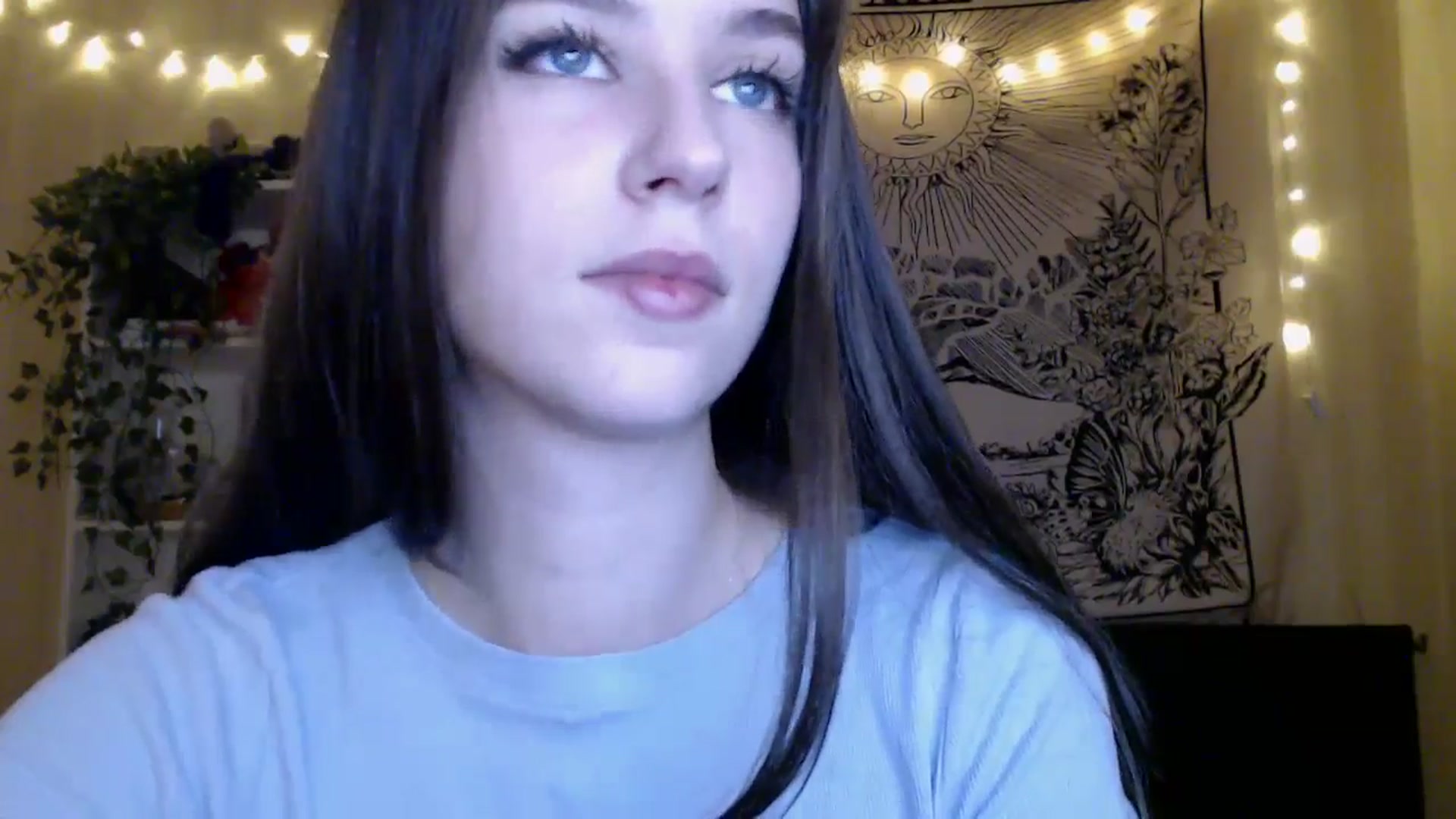 Gallery image thumbnail from ElsieF_'s myfreecams stream on, 04/11/2025, 19:44 image 6 of 20