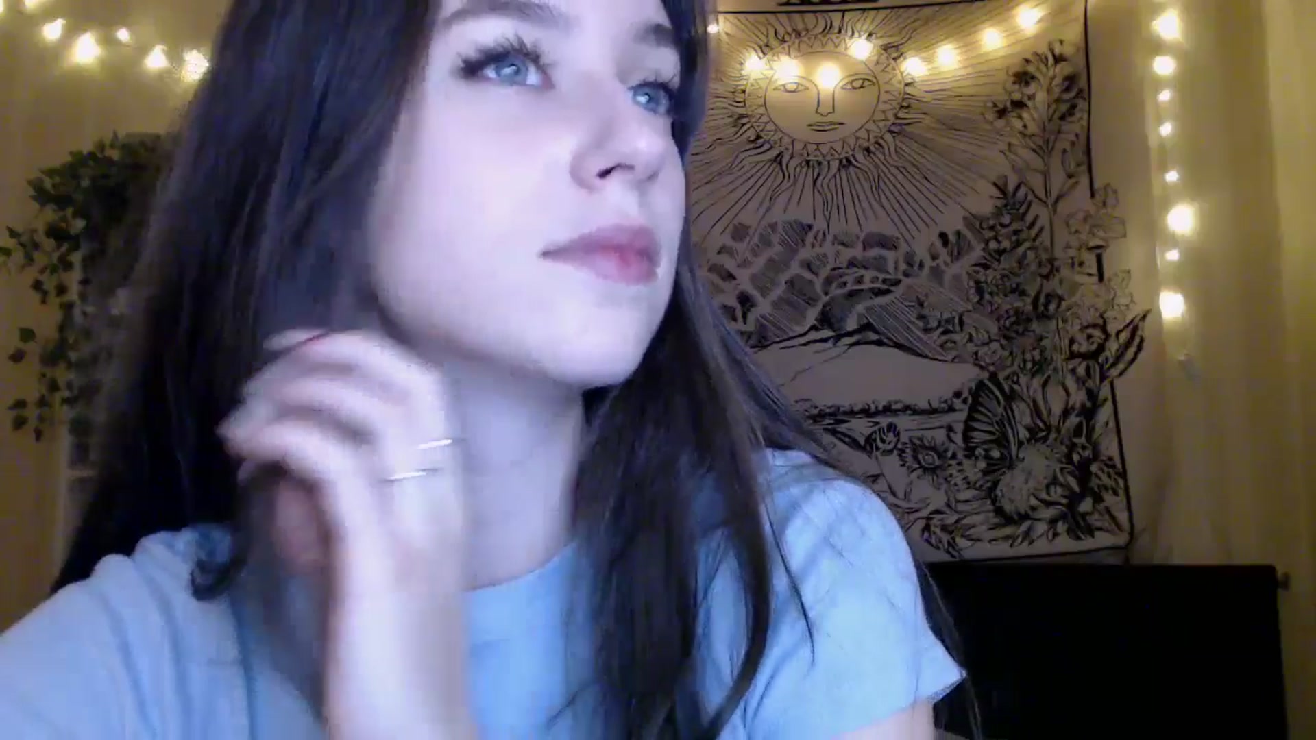 Gallery image thumbnail from ElsieF_'s myfreecams stream on, 04/11/2025, 19:44 image 11 of 20