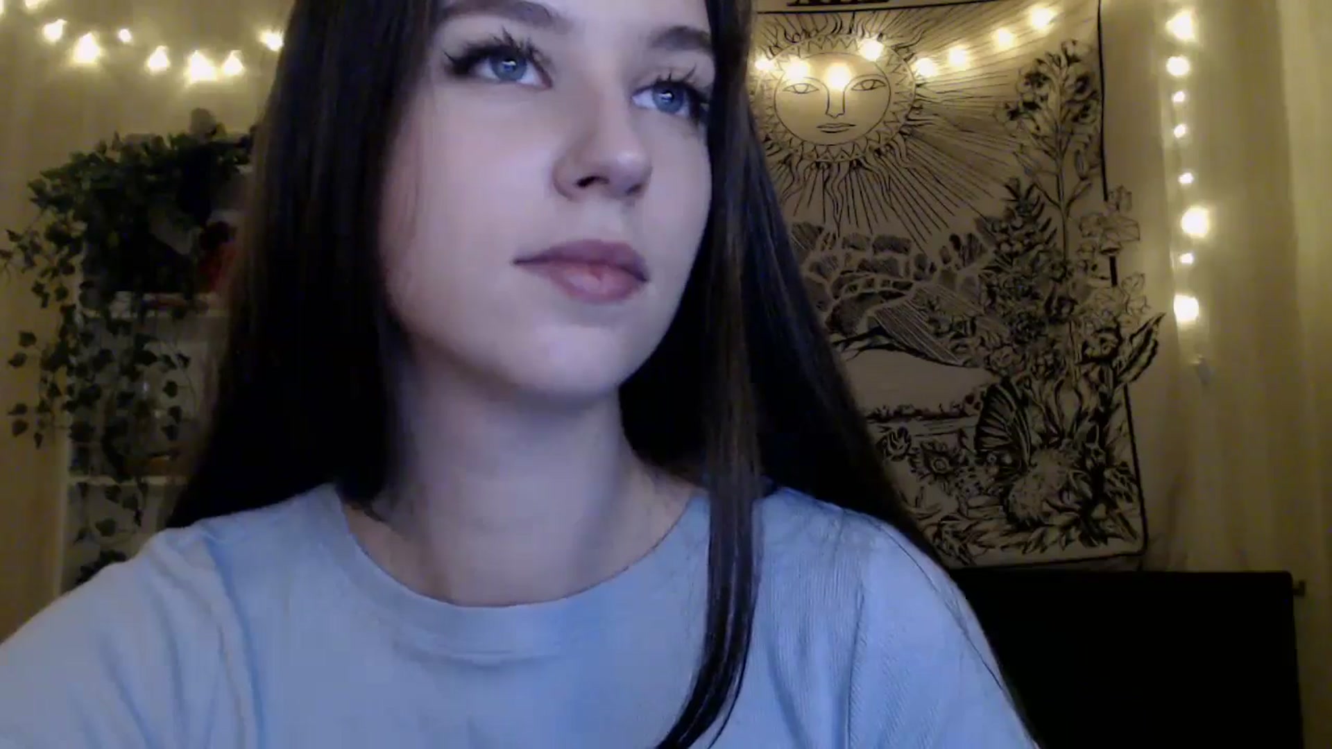 Gallery image thumbnail from ElsieF_'s myfreecams stream on, 04/11/2025, 19:44 image 4 of 20