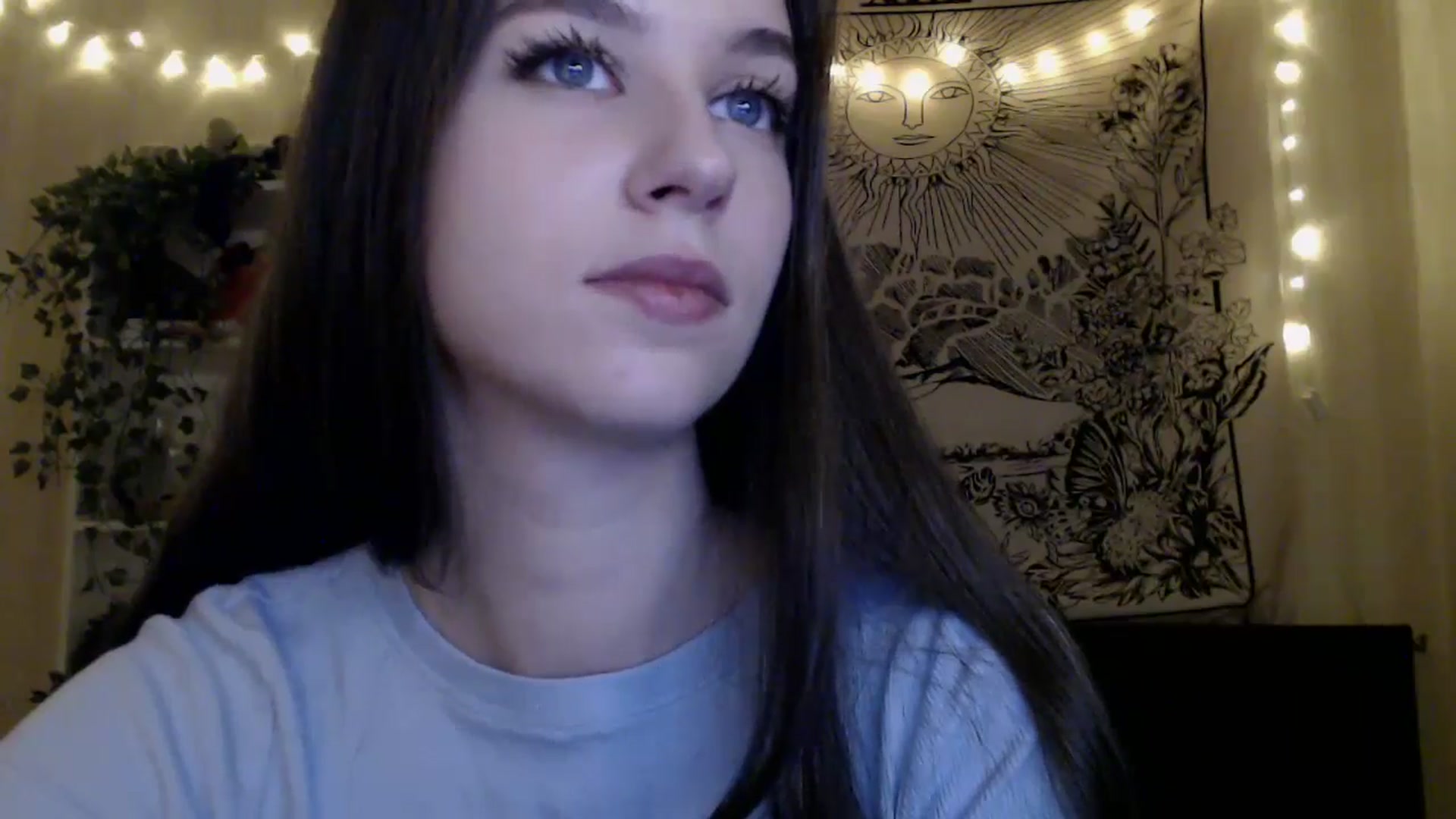 Gallery image thumbnail from ElsieF_'s myfreecams stream on, 04/11/2025, 19:44 image 8 of 20