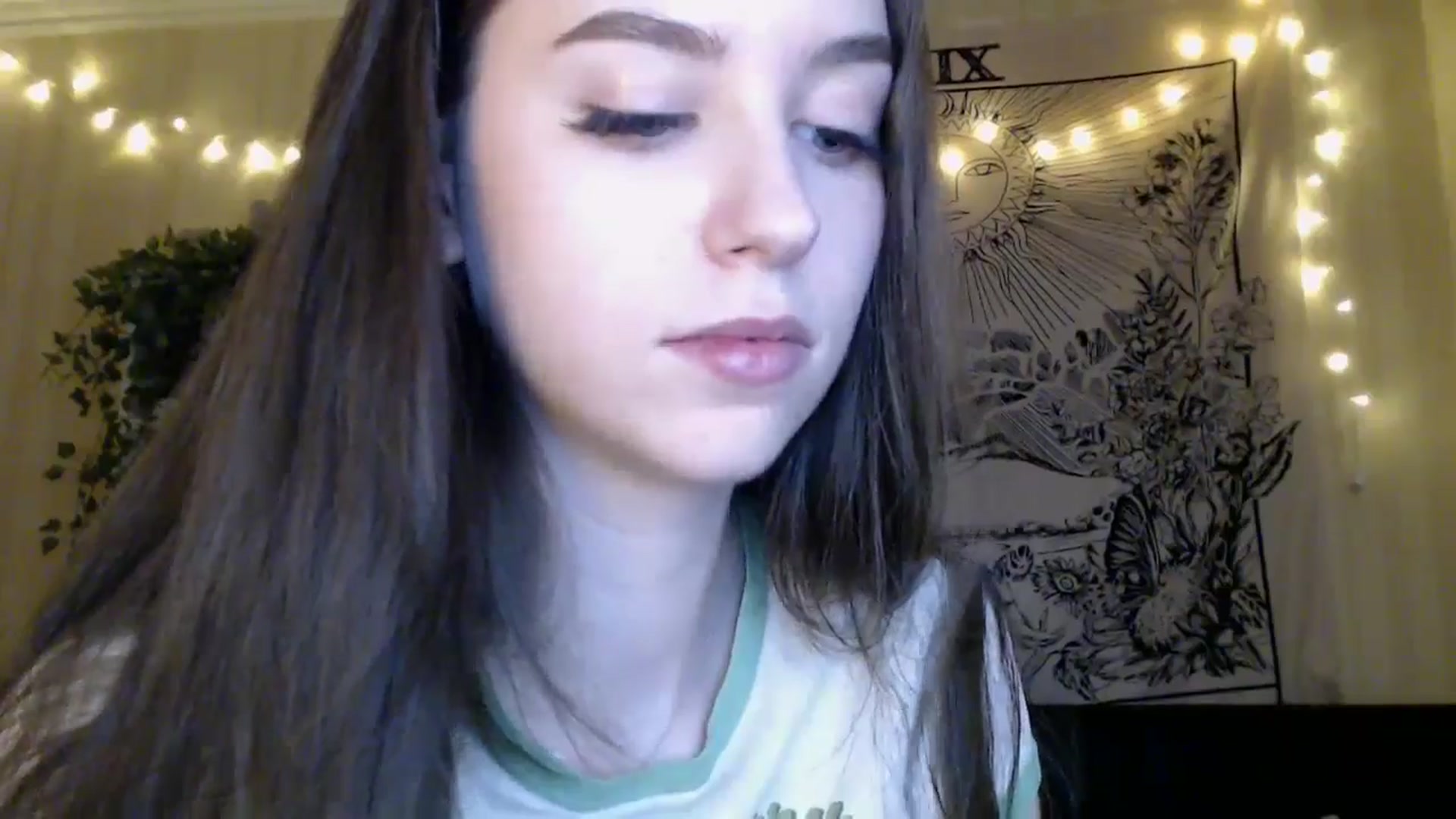 Gallery image thumbnail from ElsieF_'s myfreecams stream on, 04/12/2025, 17:00 image 18 of 20