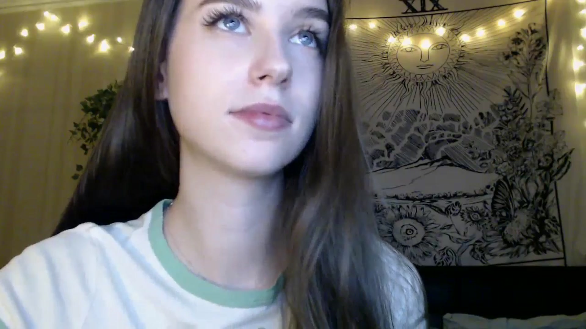 Gallery image thumbnail from ElsieF_'s myfreecams stream on, 04/12/2025, 17:00 image 2 of 20