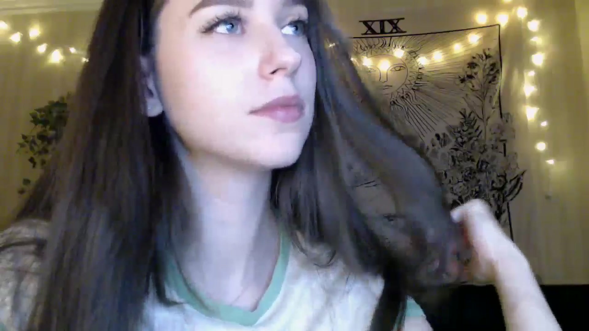 Gallery image thumbnail from ElsieF_'s myfreecams stream on, 04/12/2025, 17:00 image 19 of 20