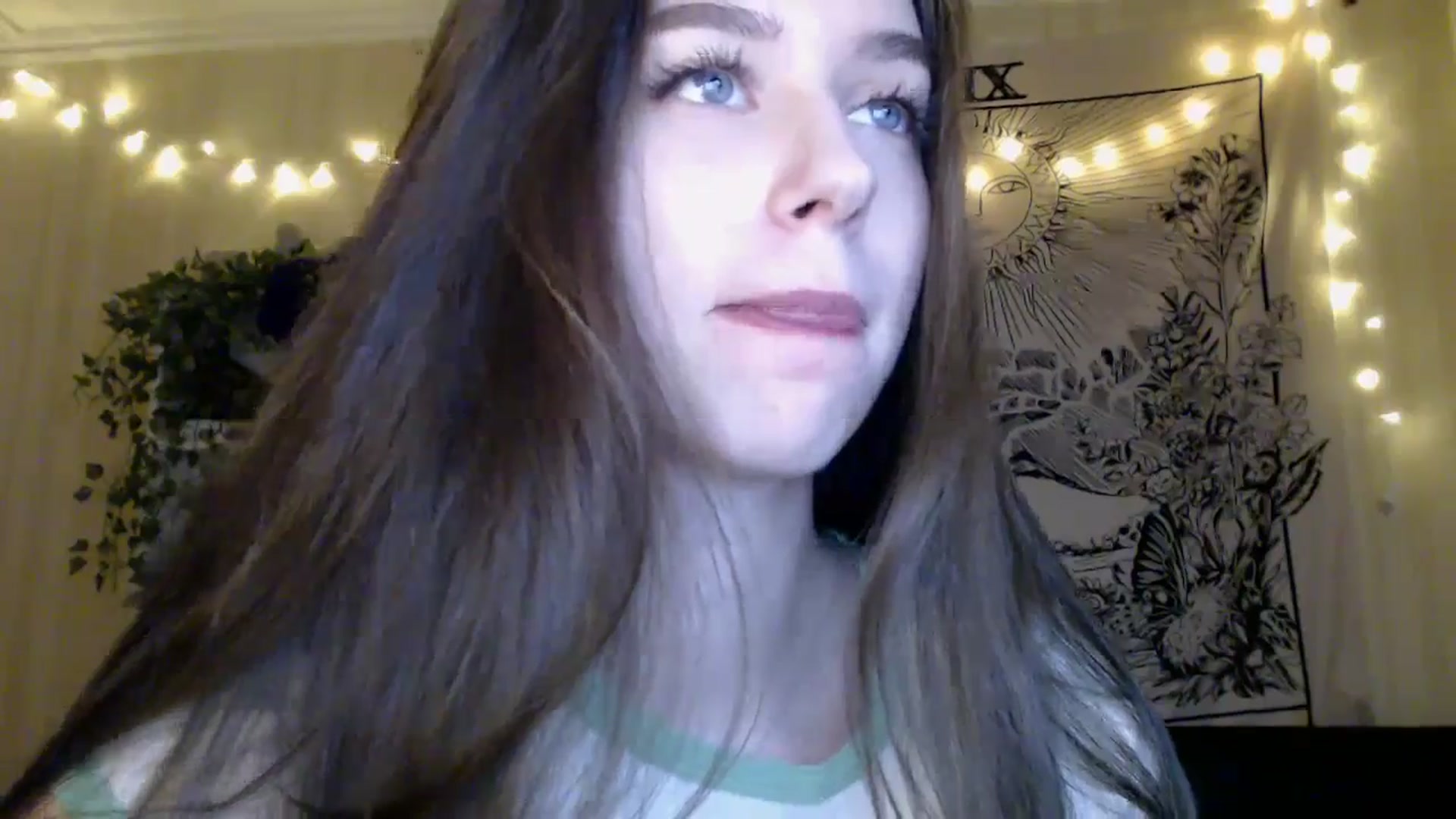 Gallery image thumbnail from ElsieF_'s myfreecams stream on, 04/12/2025, 17:35 image 19 of 20