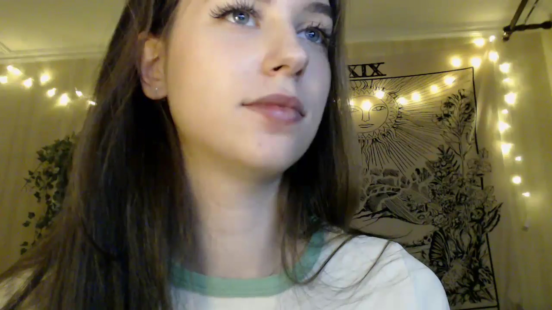 Gallery image thumbnail from ElsieF_'s myfreecams stream on, 04/12/2025, 17:35 image 15 of 20