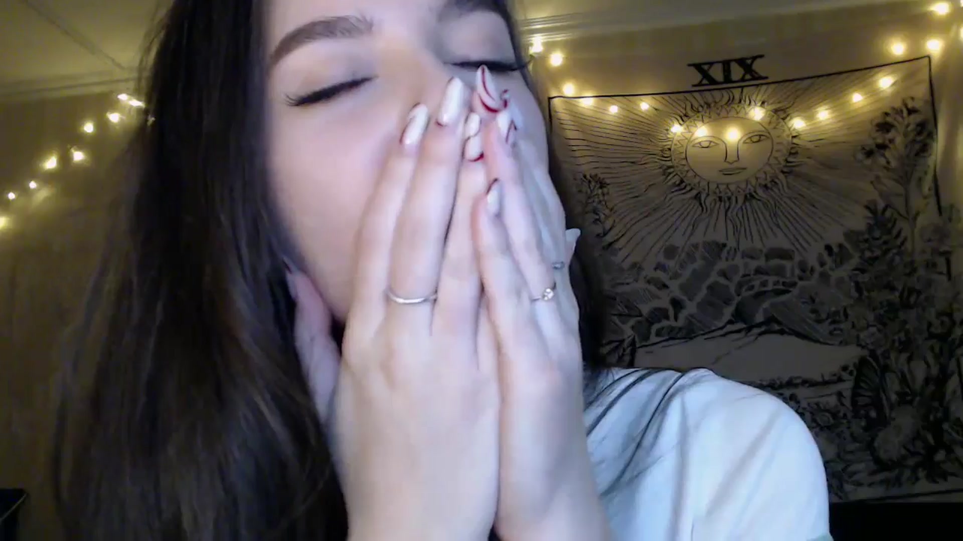 Gallery image thumbnail from ElsieF_'s myfreecams stream on, 04/12/2025, 17:35 image 14 of 20