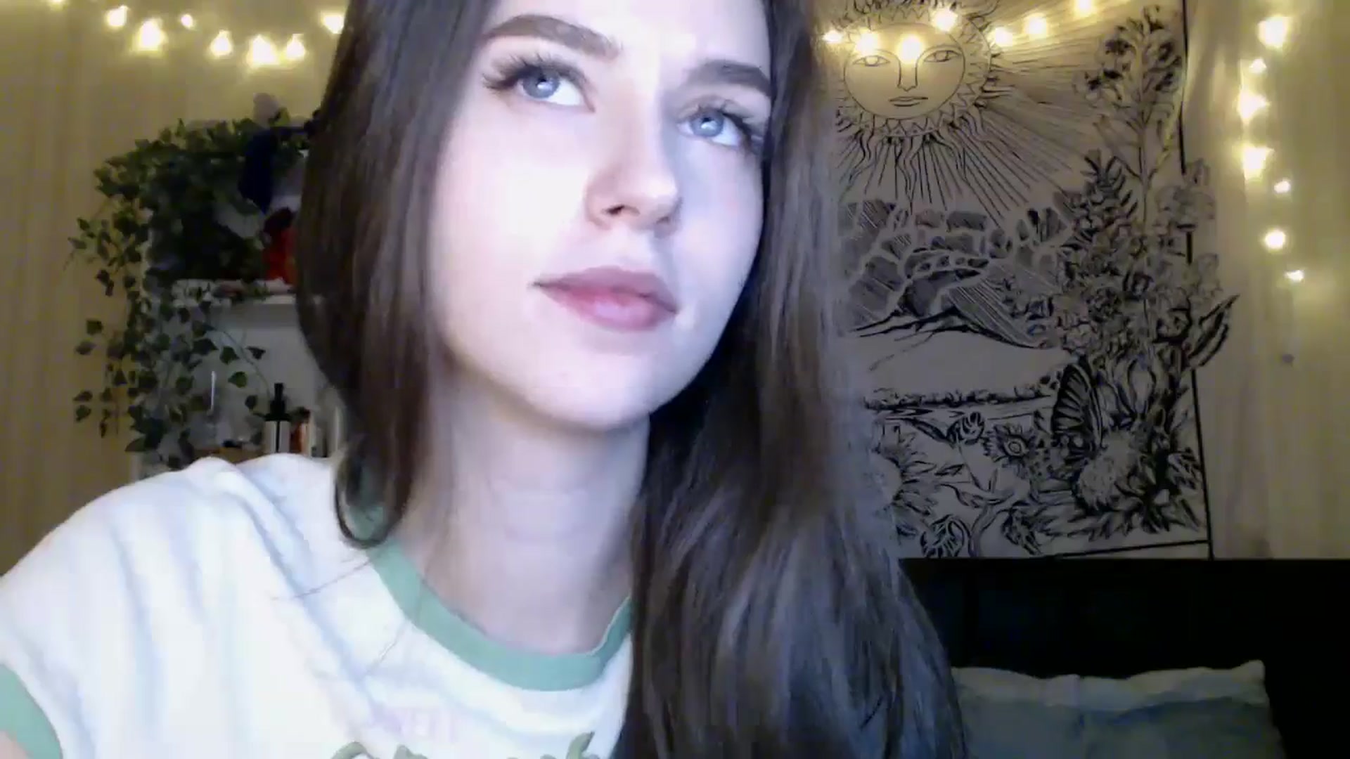 Gallery image thumbnail from ElsieF_'s myfreecams stream on, 04/12/2025, 18:49 image 12 of 20