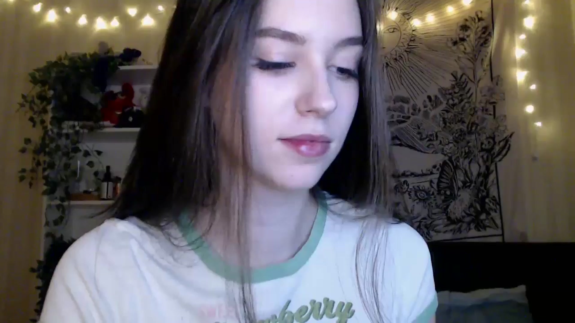 Gallery image thumbnail from ElsieF_'s myfreecams stream on, 04/12/2025, 18:49 image 20 of 20