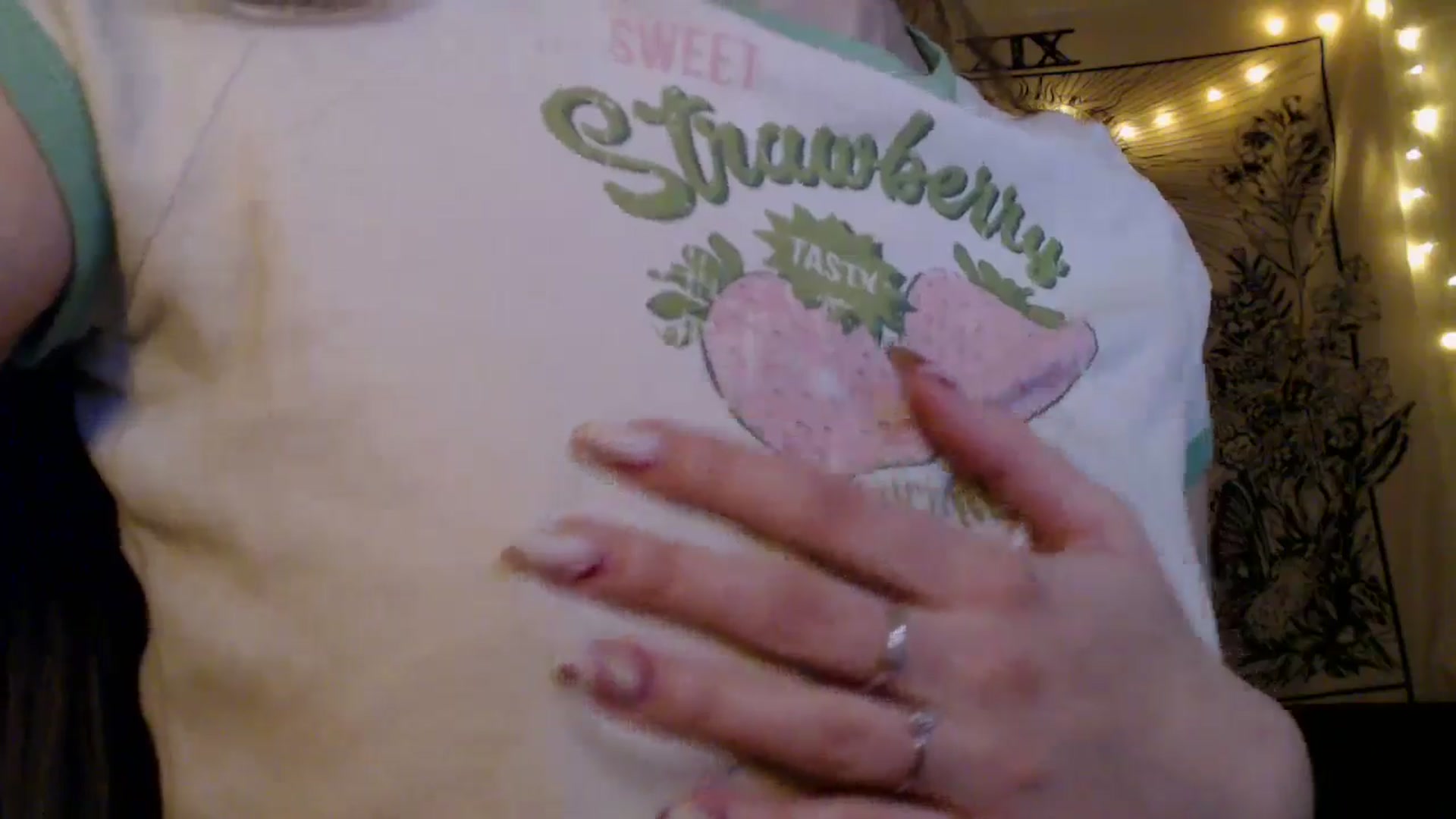 Gallery image thumbnail from ElsieF_'s myfreecams stream on, 04/12/2025, 18:49 image 8 of 20