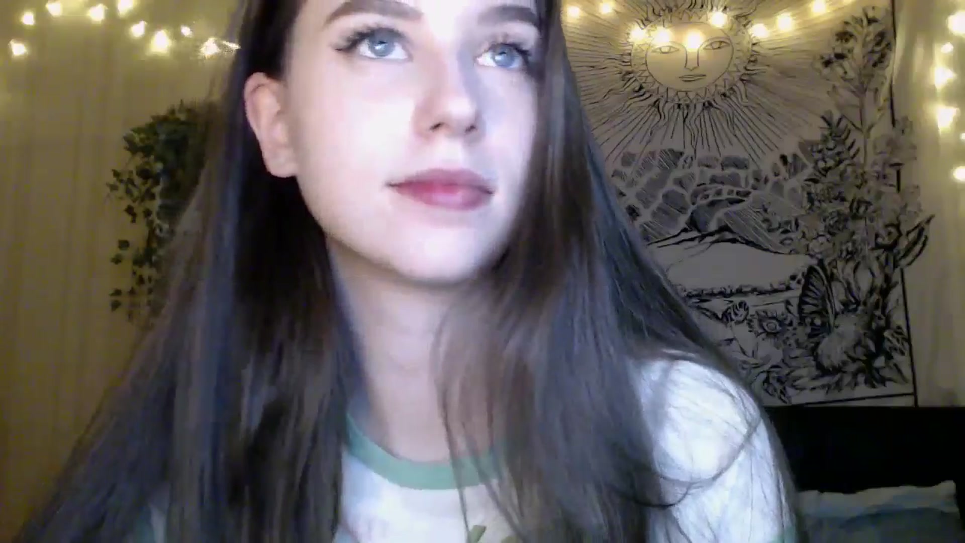 Gallery image thumbnail from ElsieF_'s myfreecams stream on, 04/12/2025, 18:49 image 6 of 20
