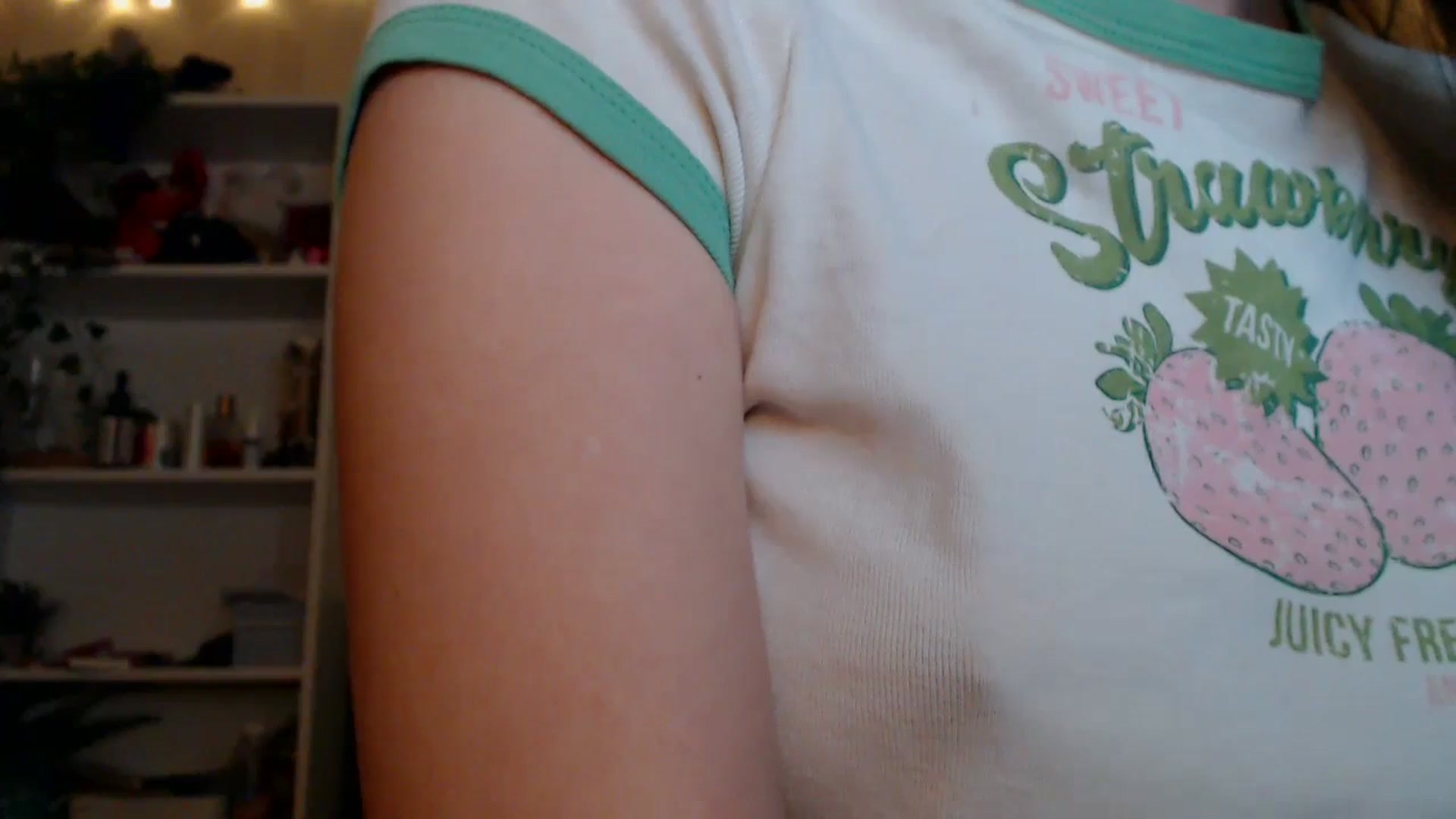 Gallery image thumbnail from ElsieF_'s myfreecams stream on, 04/12/2025, 19:01 image 9 of 20