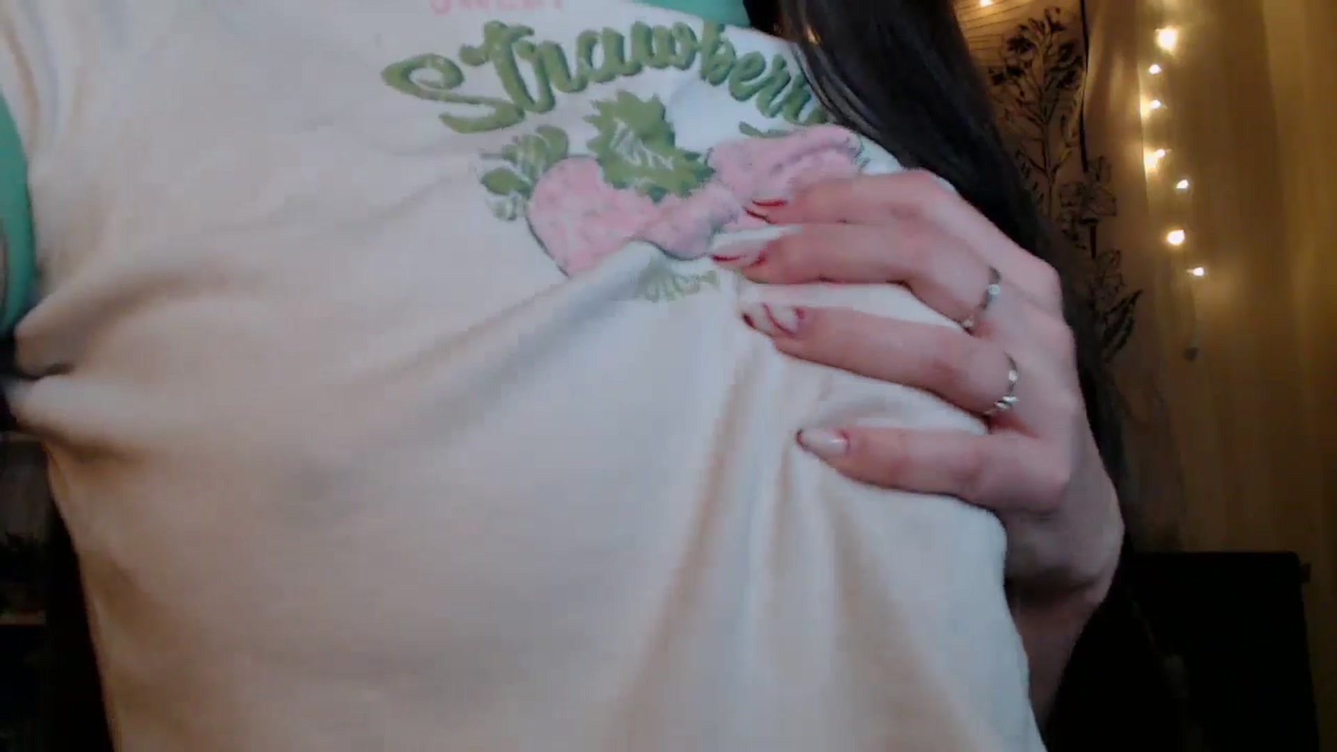 Gallery image thumbnail from ElsieF_'s myfreecams stream on, 04/12/2025, 19:01 image 8 of 20