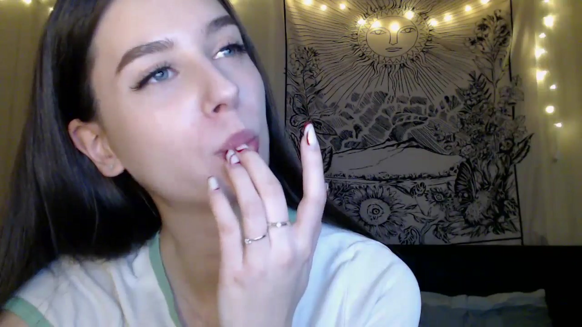 Gallery image thumbnail from ElsieF_'s myfreecams stream on, 04/12/2025, 19:01 image 3 of 20