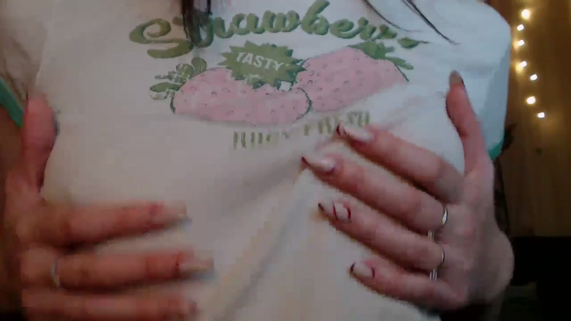 Gallery image thumbnail from ElsieF_'s myfreecams stream on, 04/12/2025, 19:50 image 16 of 20