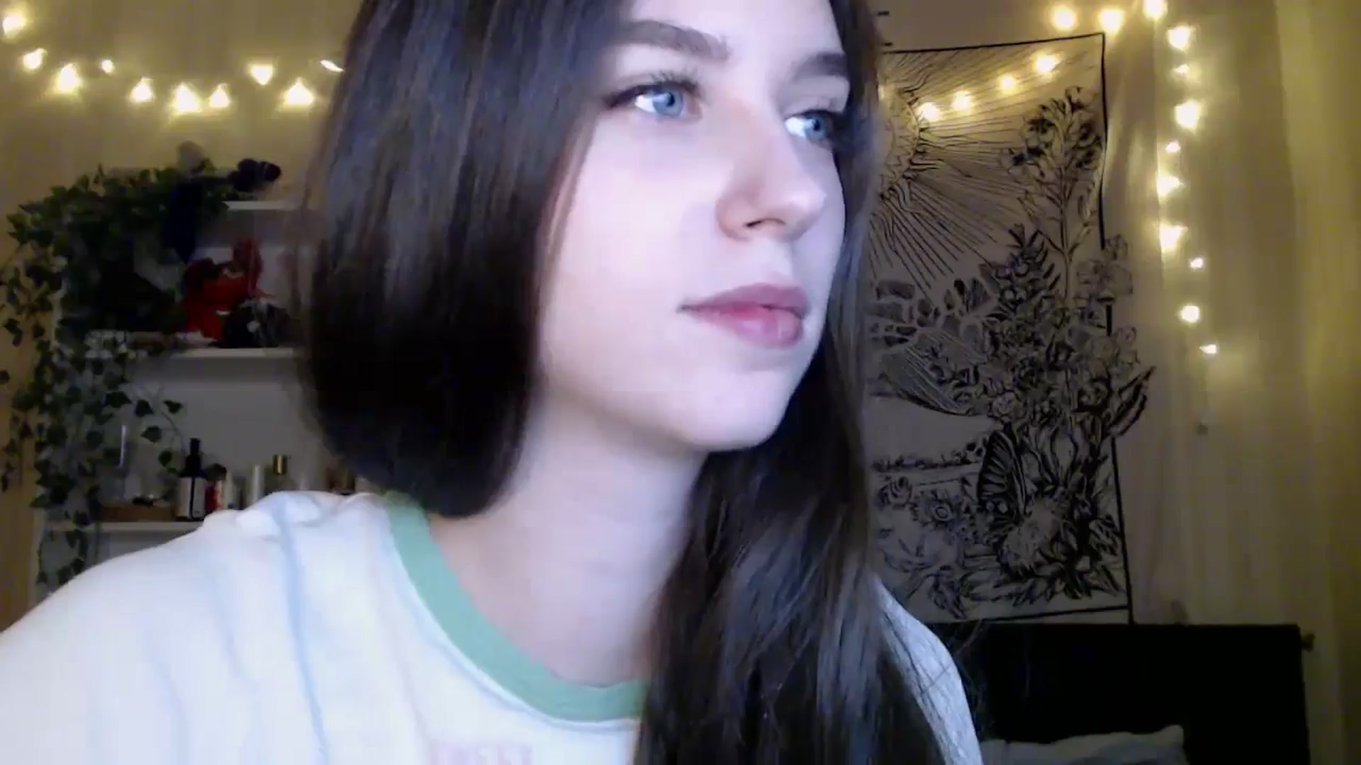 Gallery image thumbnail from ElsieF_'s myfreecams stream on, 04/12/2025, 19:50 image 3 of 20
