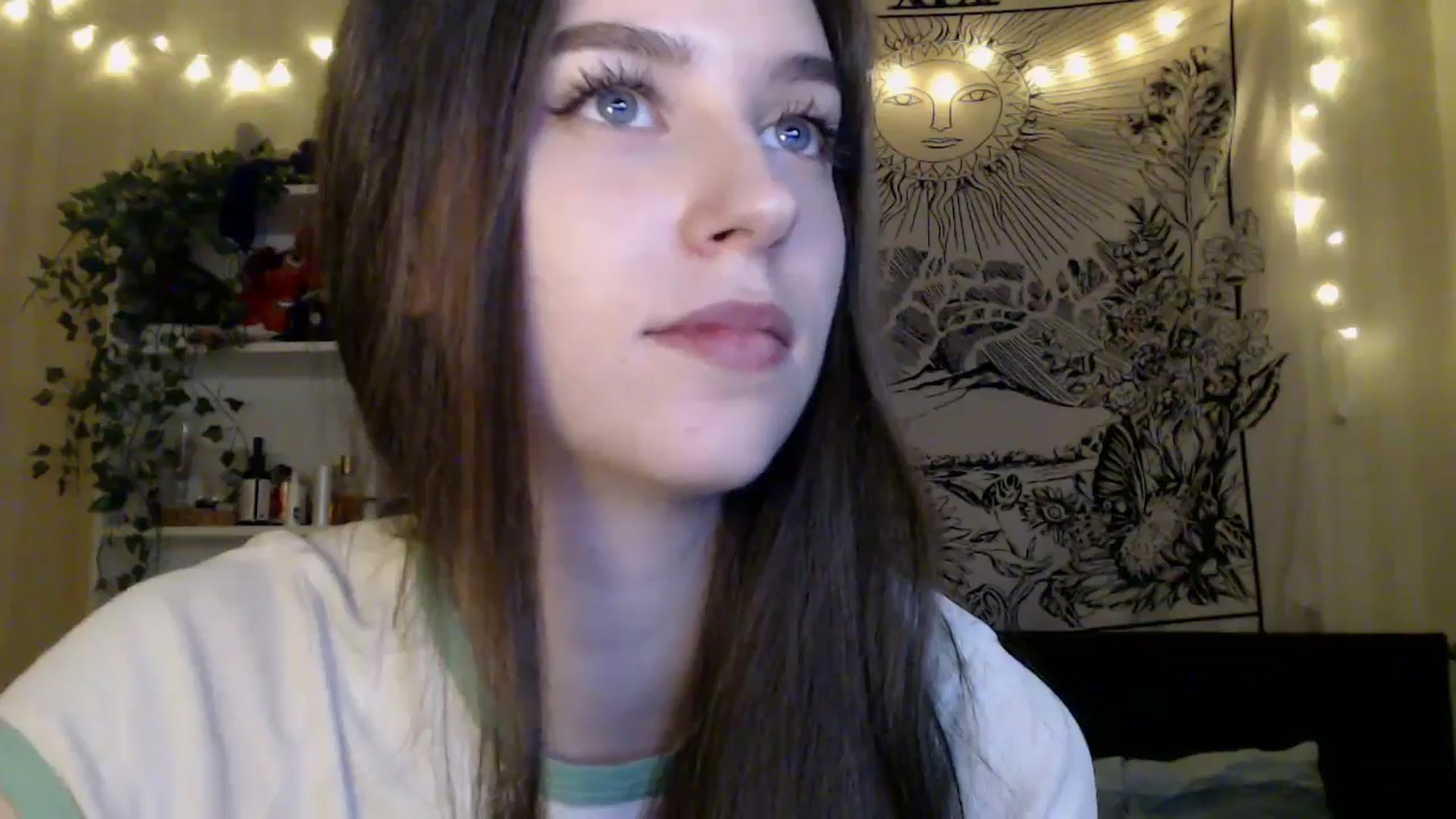 Gallery image thumbnail from ElsieF_'s myfreecams stream on, 04/12/2025, 19:50 image 13 of 20