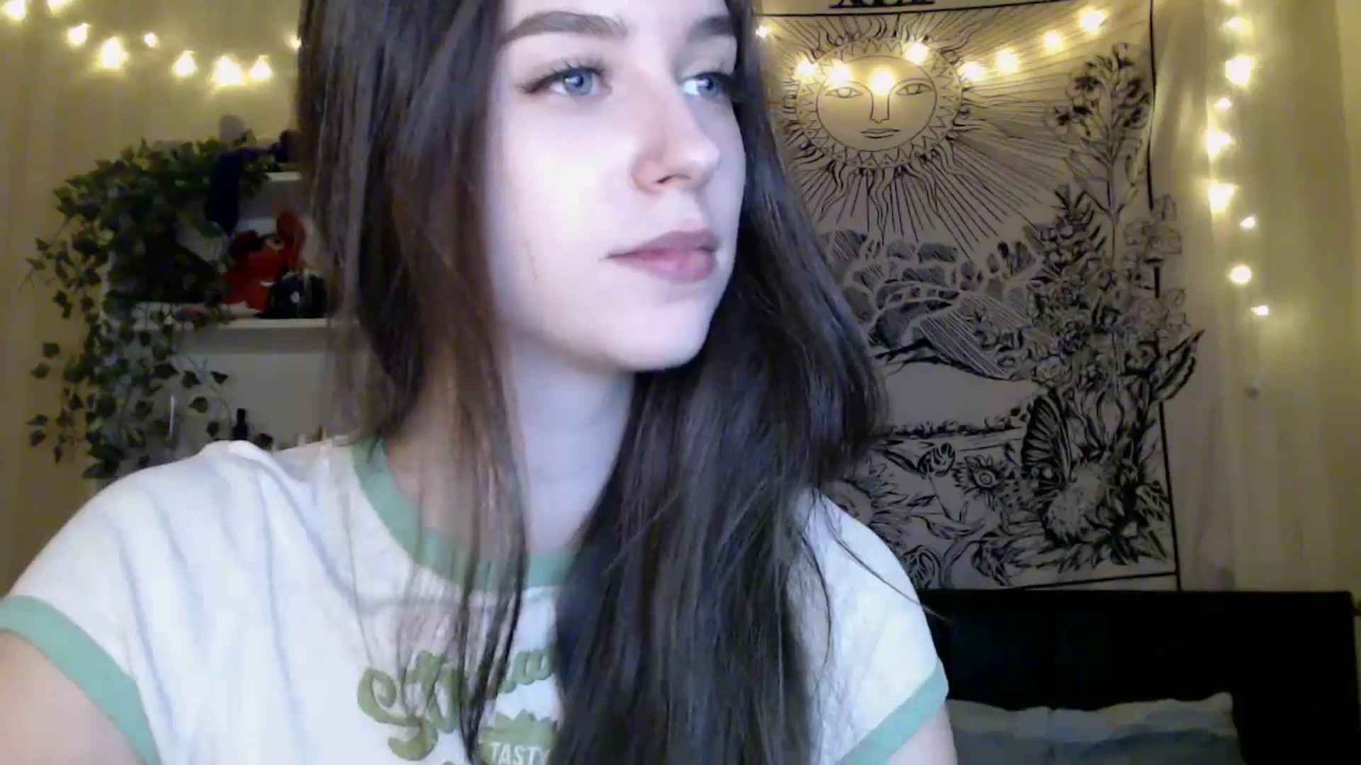 Gallery image thumbnail from ElsieF_'s myfreecams stream on, 04/12/2025, 19:50 image 11 of 20