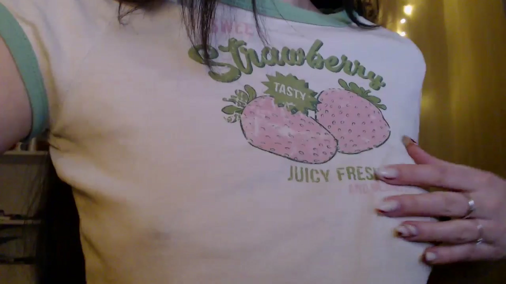 Gallery image thumbnail from ElsieF_'s myfreecams stream on, 04/12/2025, 19:50 image 6 of 20