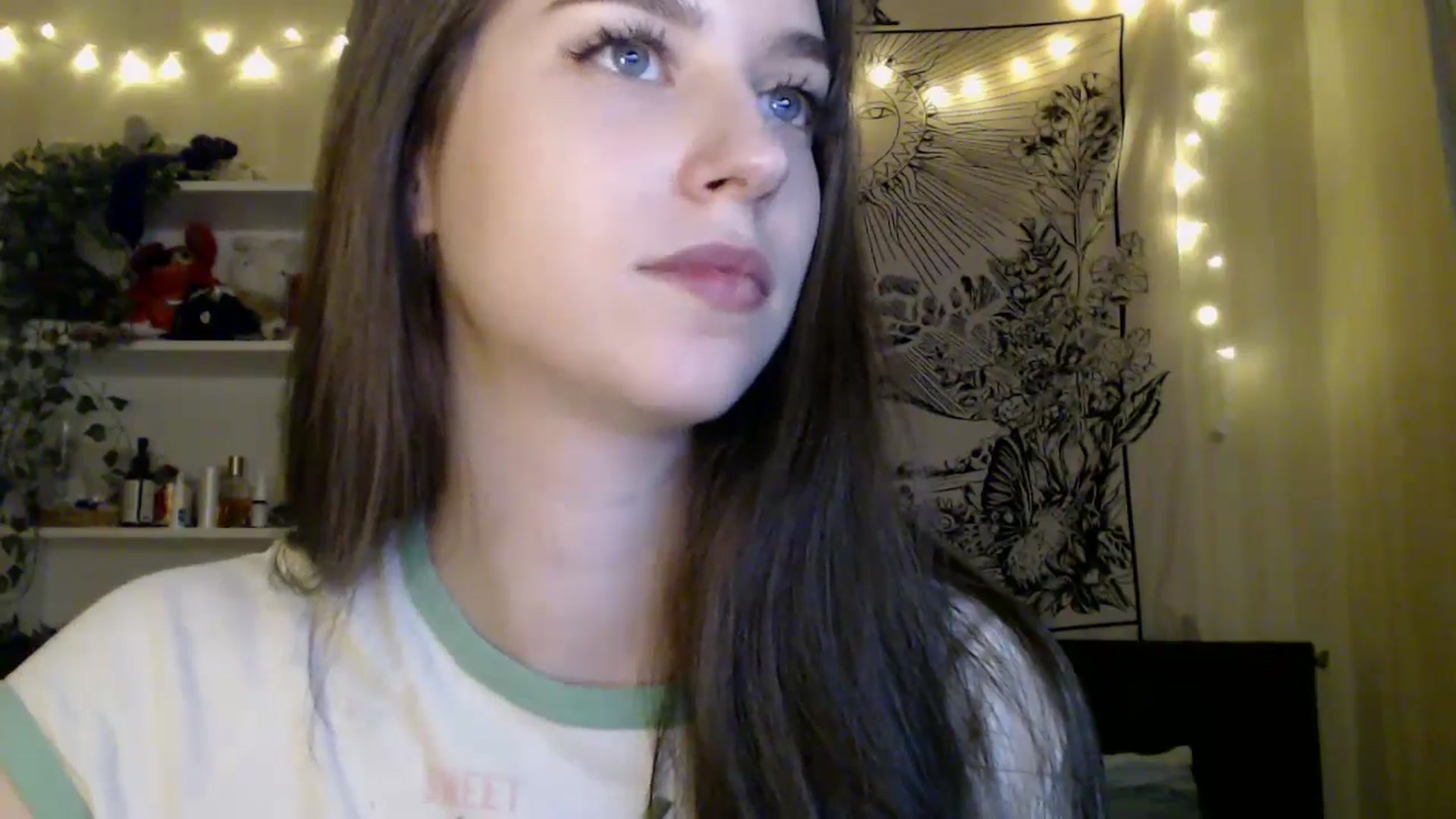 Gallery image thumbnail from ElsieF_'s myfreecams stream on, 04/12/2025, 19:50 image 7 of 20