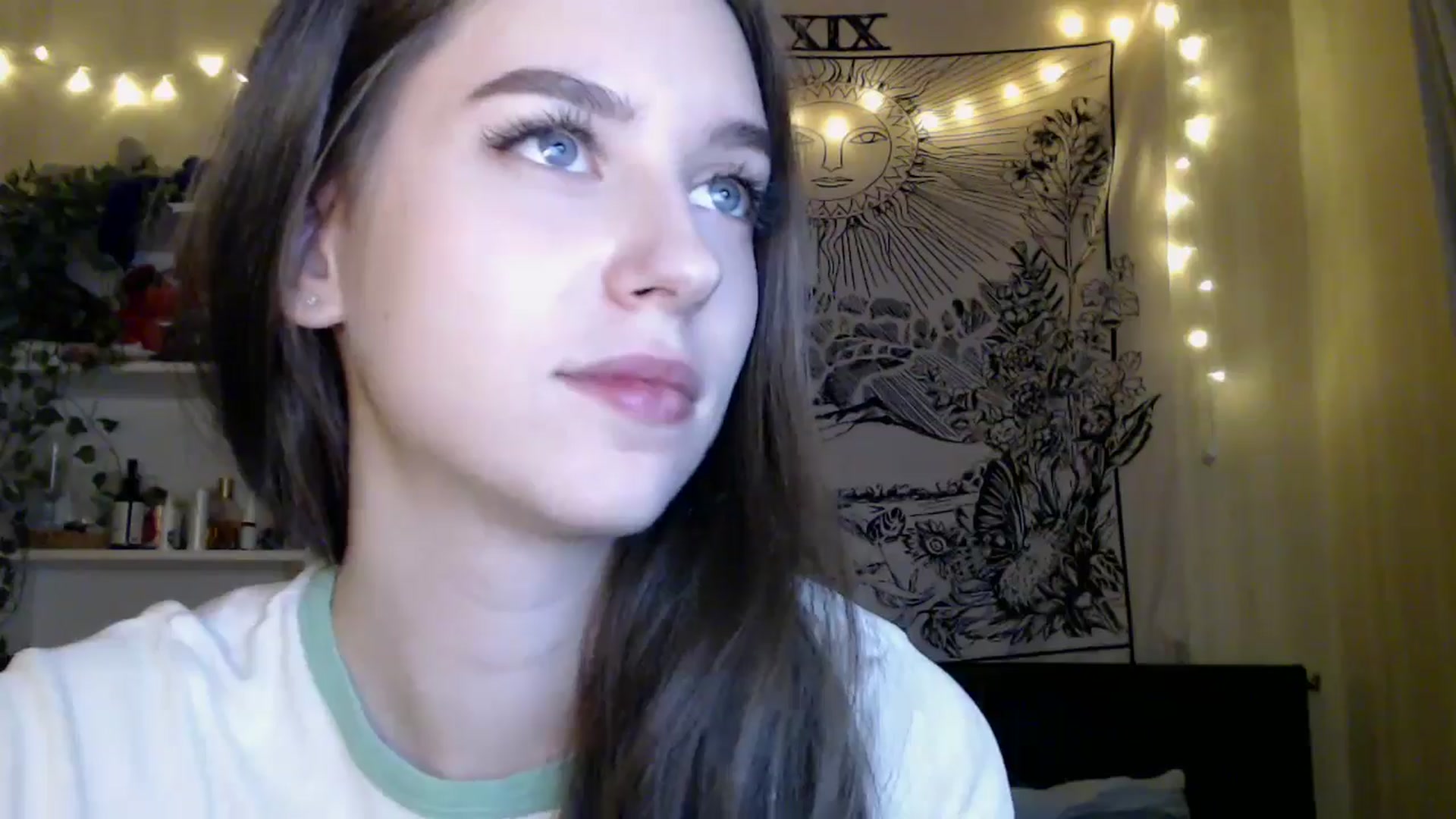 Gallery image thumbnail from ElsieF_'s myfreecams stream on, 04/12/2025, 19:50 image 4 of 20