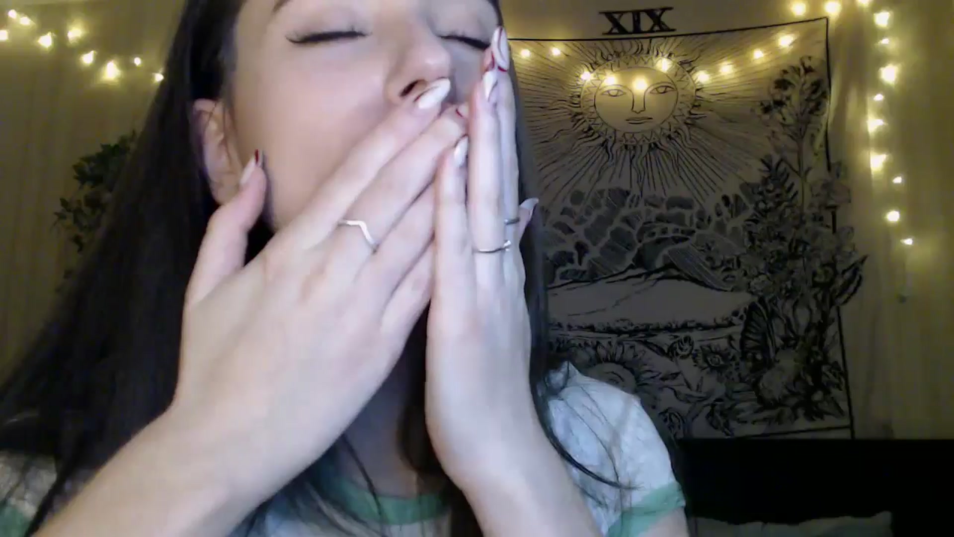 Gallery image thumbnail from ElsieF_'s myfreecams stream on, 04/12/2025, 19:50 image 20 of 20