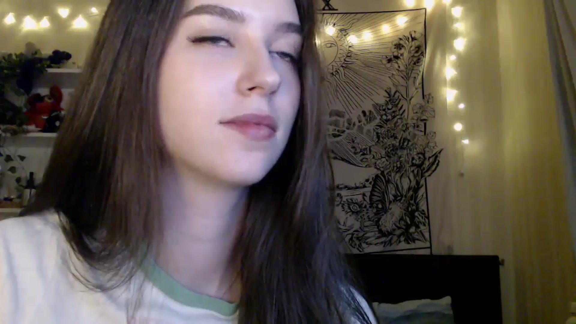 Gallery image thumbnail from ElsieF_'s myfreecams stream on, 04/12/2025, 19:50 image 9 of 20