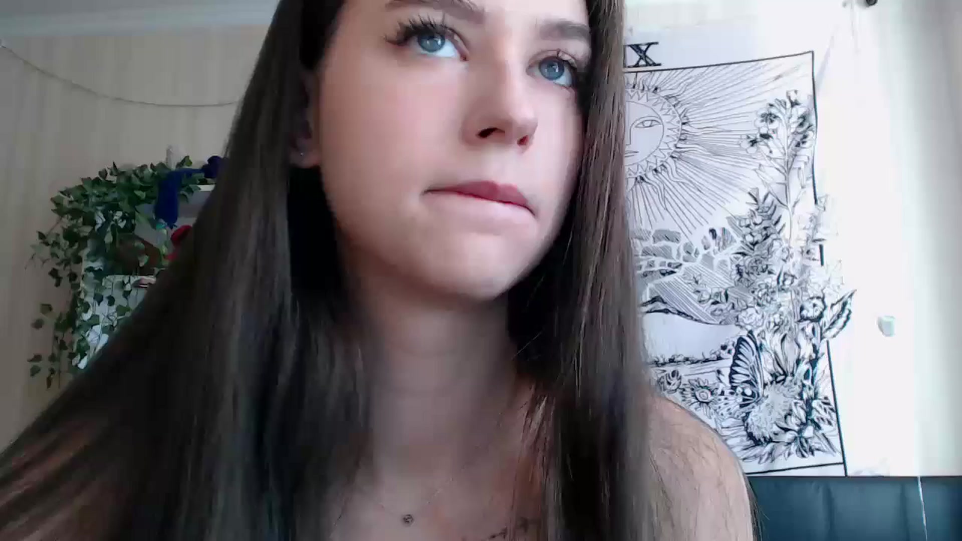 Gallery image thumbnail from ElsieF_'s myfreecams stream on, 04/13/2025, 06:54 image 4 of 20