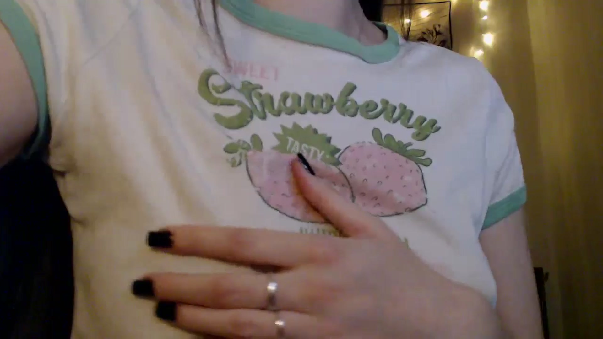 Gallery image thumbnail from ElsieF_'s myfreecams stream on, 04/19/2025, 18:39 image 11 of 20