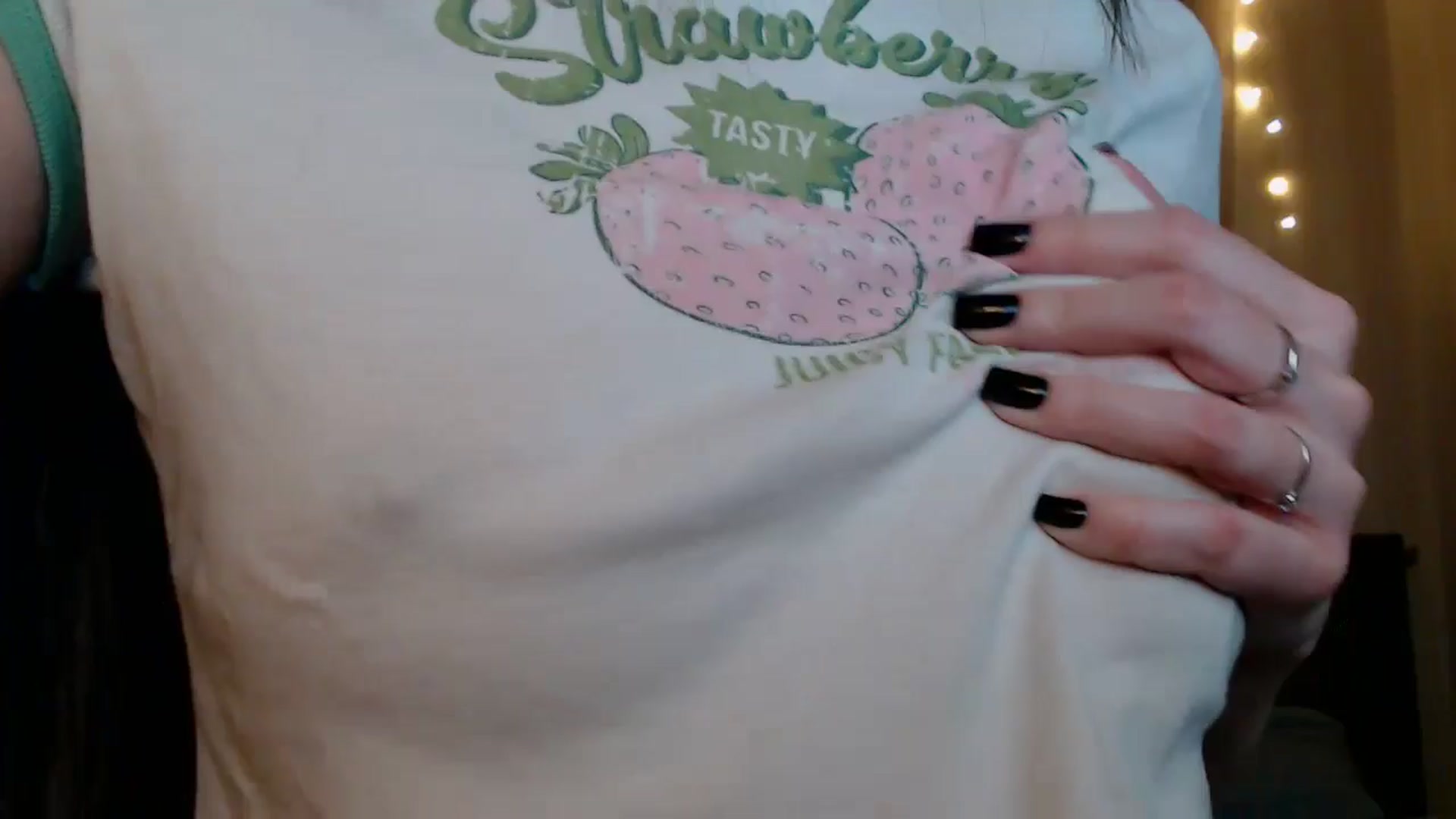Gallery image thumbnail from ElsieF_'s myfreecams stream on, 04/19/2025, 18:39 image 18 of 20