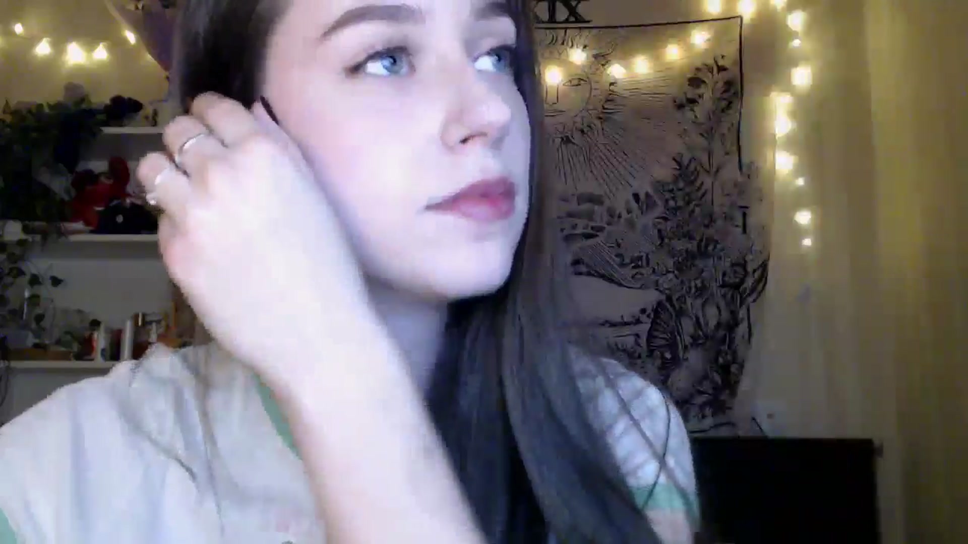 Gallery image thumbnail from ElsieF_'s myfreecams stream on, 04/19/2025, 18:39 image 5 of 20